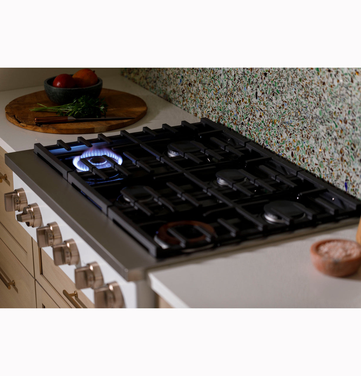 CAFÉ™ 36" Commercial-Style Gas Rangetop with 6 Burners (Natural Gas)