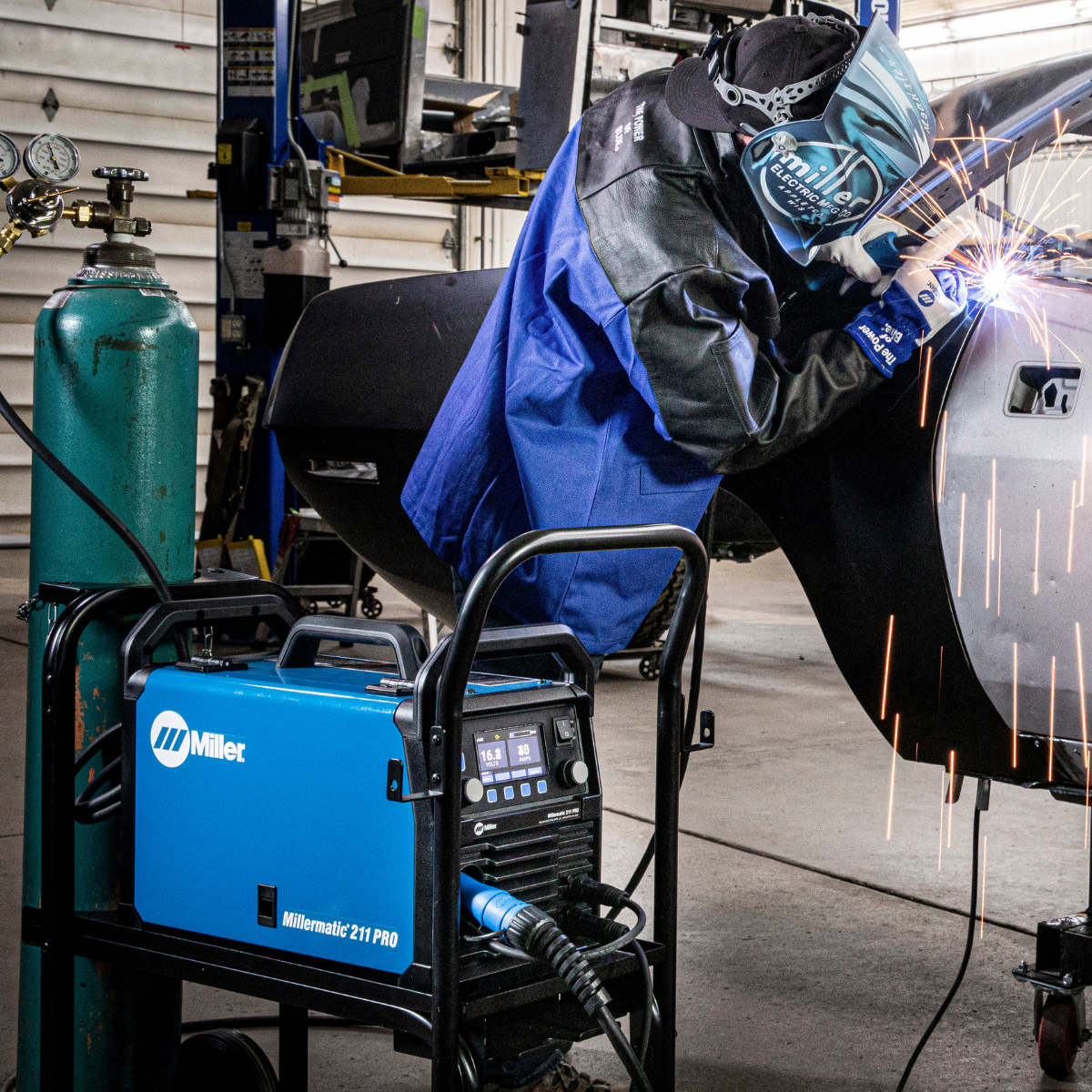 Miller Millermatic 211 PRO MIG Welder w/ Cart - 951000073