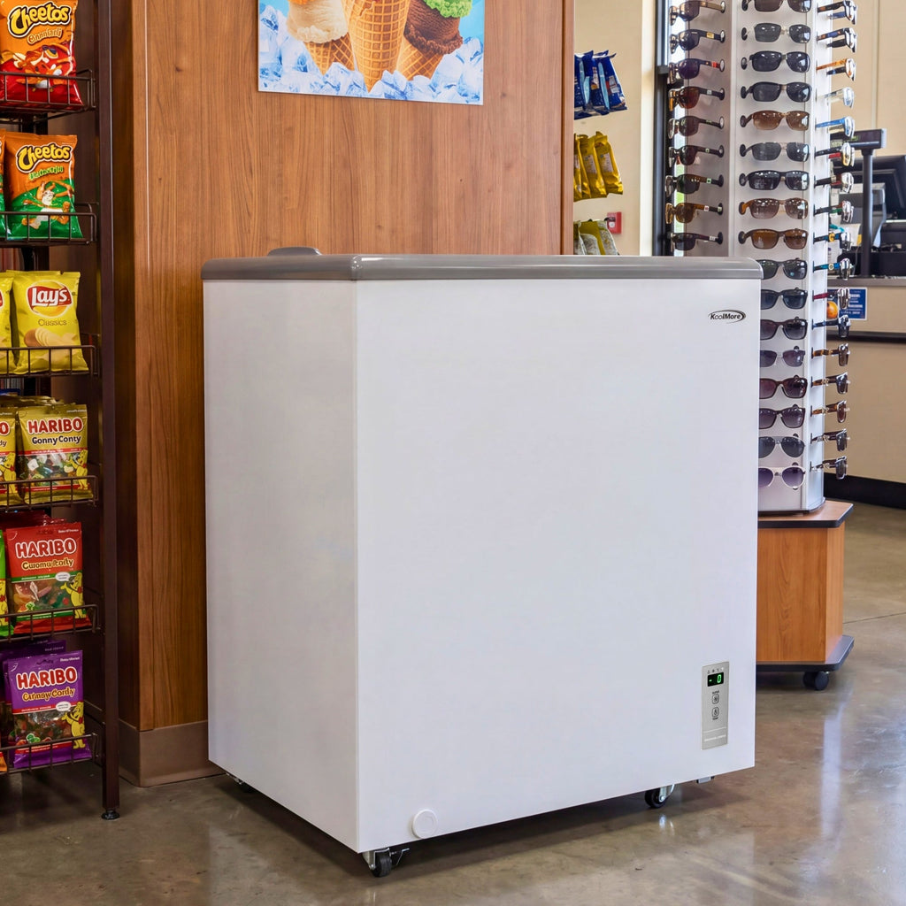 30 in. Commercial Flat Top Ice Cream Display Freezer, 7 Cu. Ft. in White