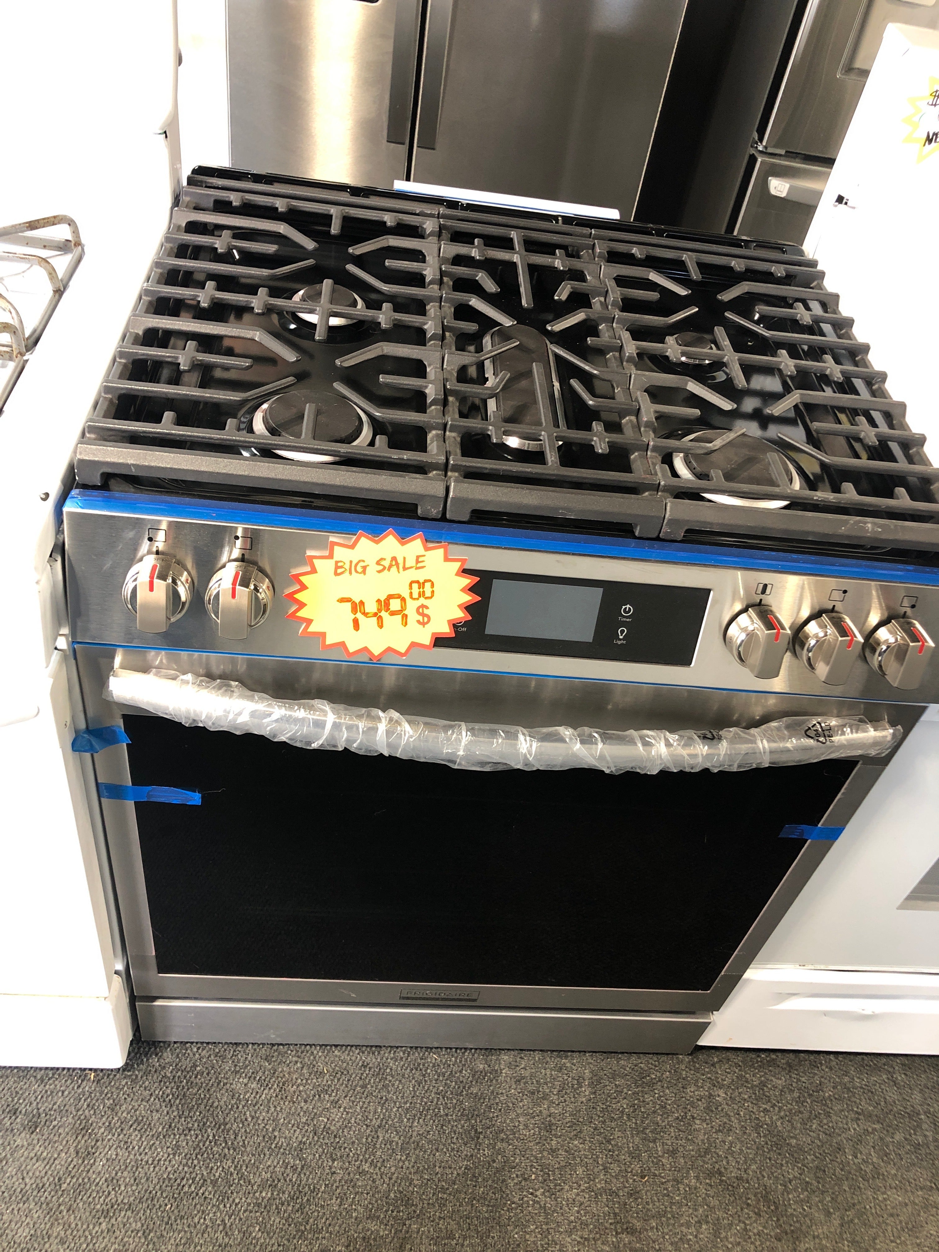 Frigidaire Gas Slide In Range 5 Burner With Air Fry!!