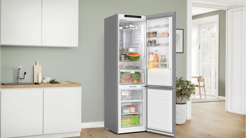 Bosch  800 Series Free-standing fridge-freezer with freezer at bottom, glass door 24'', Total No Frost - White (B24CB80ESW)