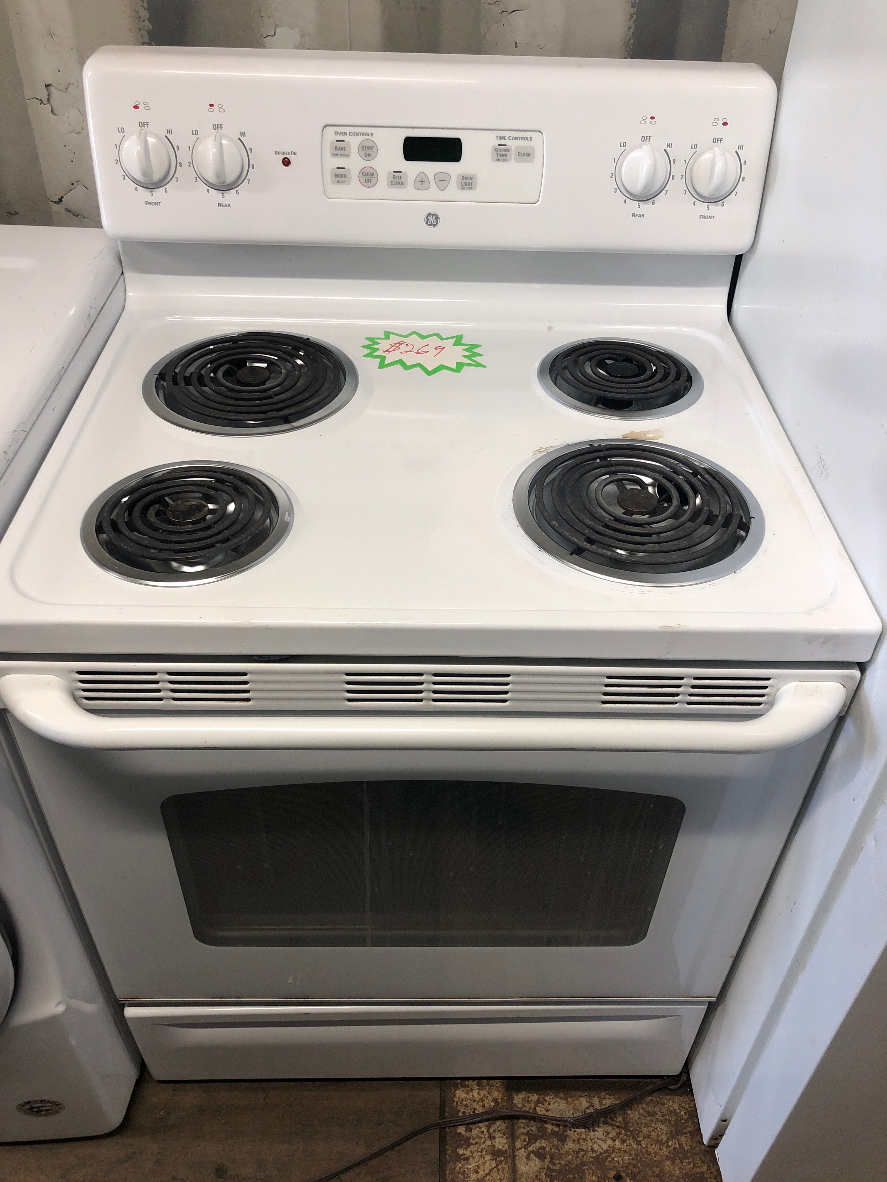 4 Burner Coil Top Electric GE Range