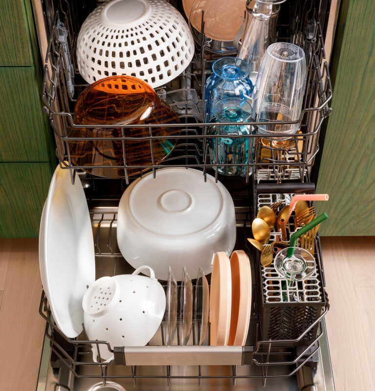CAFE  Caf? Customfit Stainless Interior Dishwasher With Ultra Wash & Dry, 42 Dba - Stainless Steel (CDT828P2VS1)