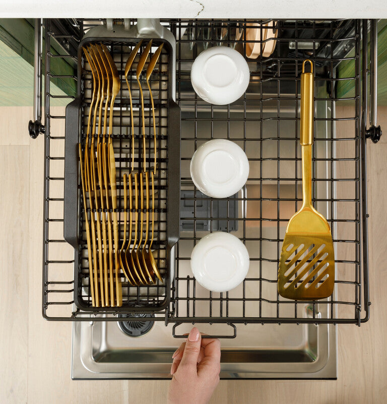 CAFE  Caf? Customfit Stainless Interior Smart Dishwasher With Ultra Wash Top Rack And Dual Convection Ultra Dry, Led Lights, 39 Dba - Matte White (CDT888P4VW2)