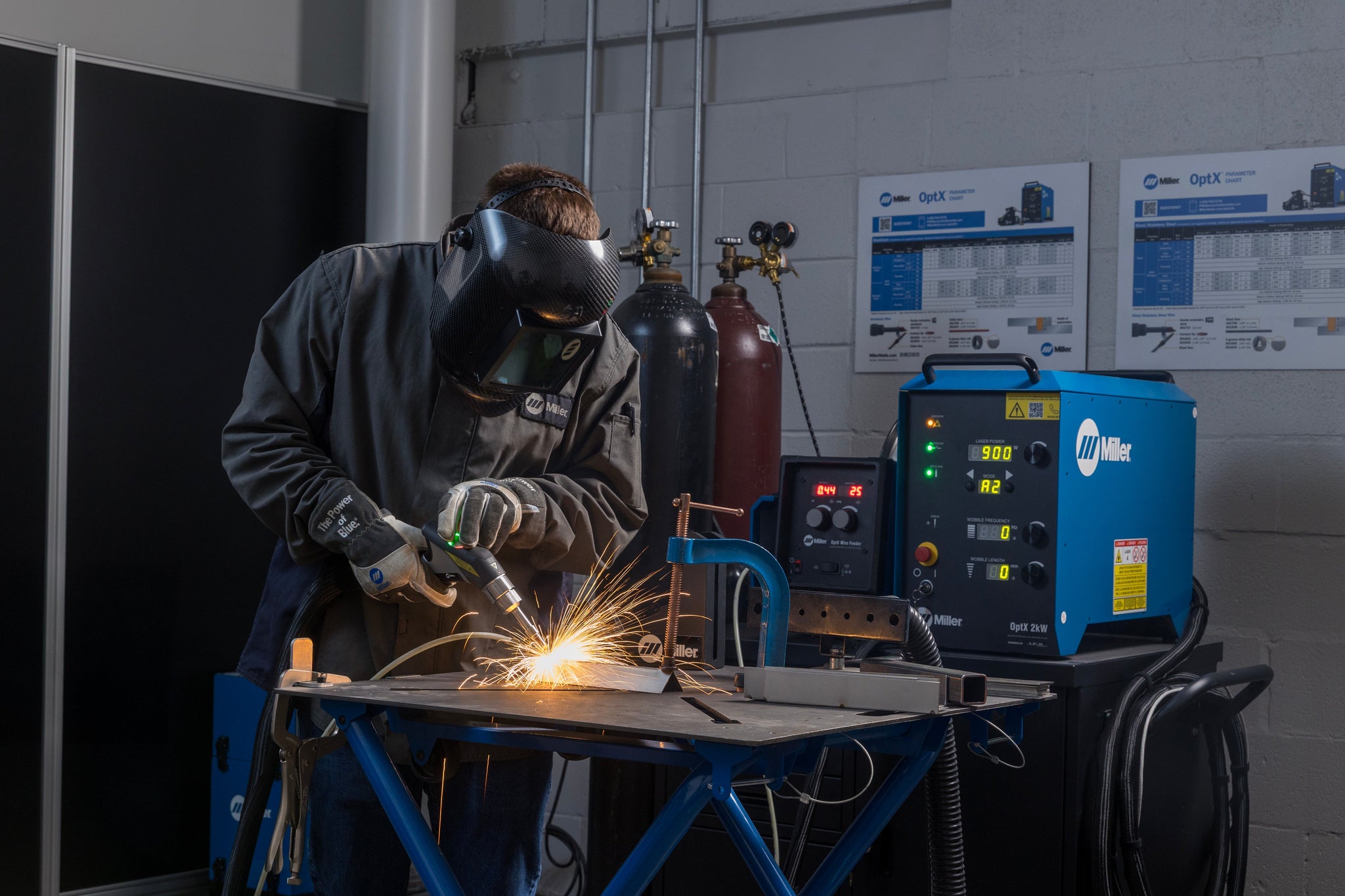 Miller OptX 1kW Handheld Laser Welder -  951000204