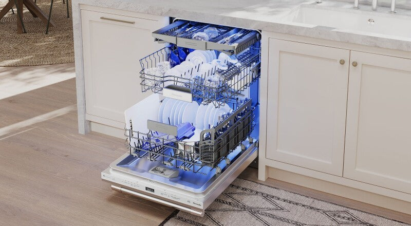Thermador  Sapphire® Dishwasher 24'' Professional, - Stainless Steel (DWHD660EFP)