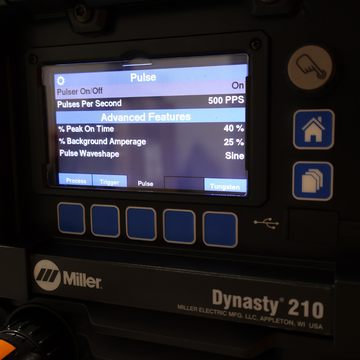 Miller Dynasty 210 TIGRunner w/ CPS - 907816002