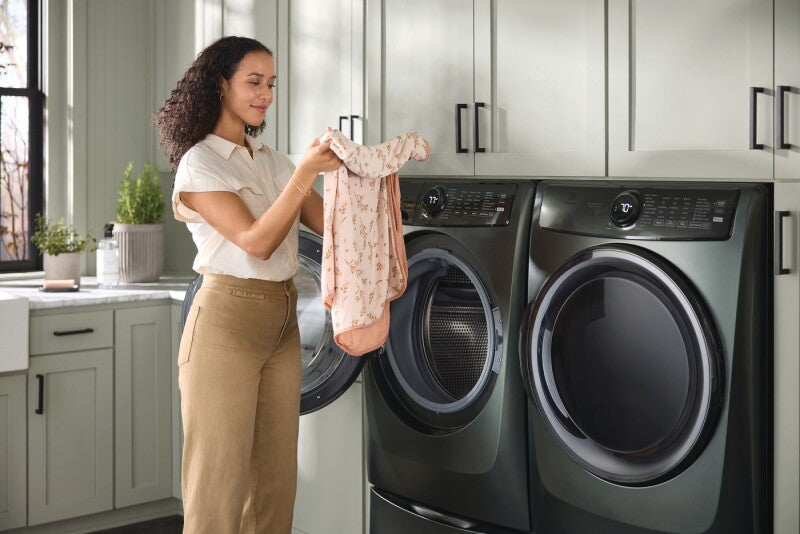 ELECTROLUX  700 Series Front Load Washer with Smartboost®, designed for cold water efficiency - 4.5 Cu. Ft. - Alpine (ELFW7738AA)