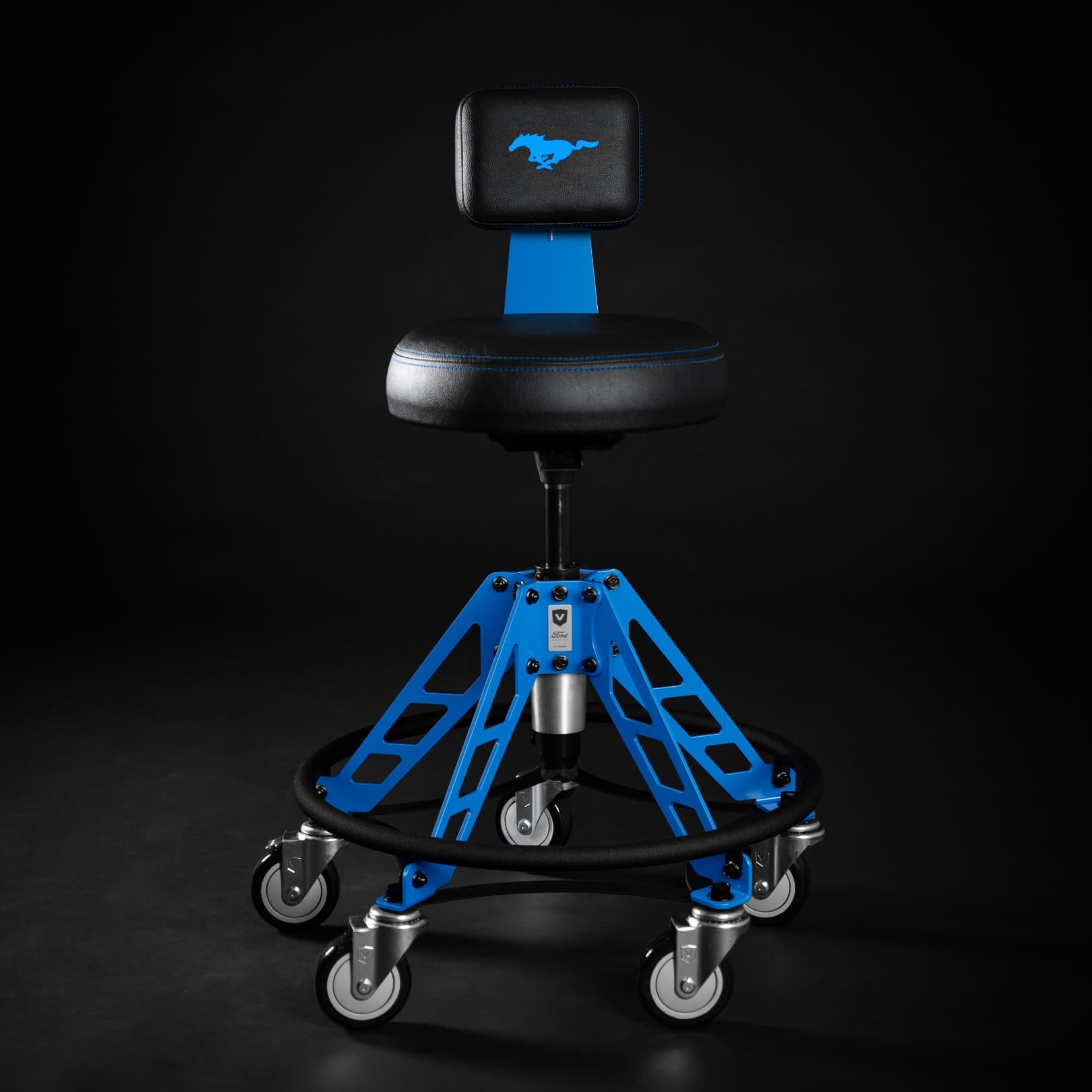 FORD MUSTANG® - GRABBER BLUE (ELEVATED)