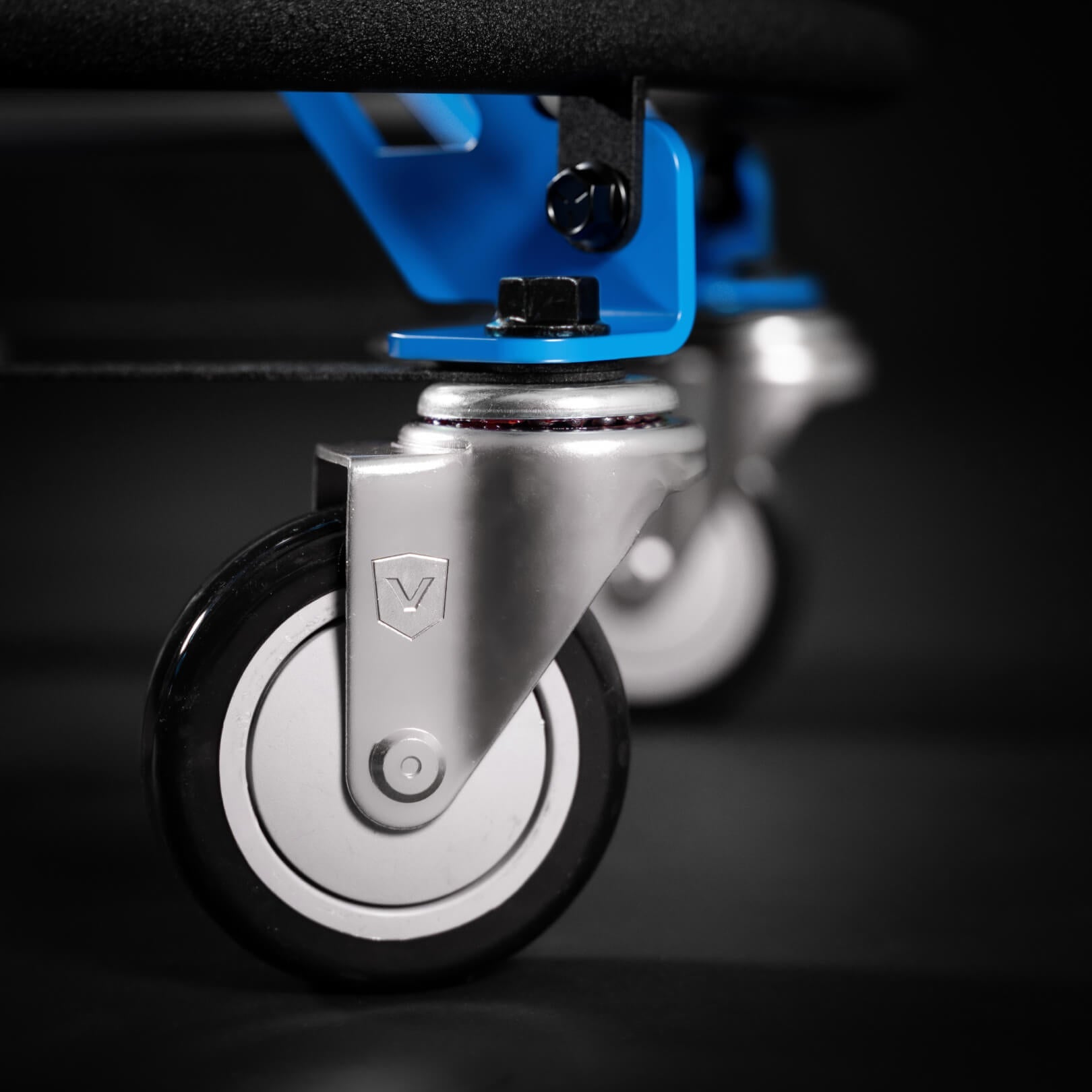 FORD MUSTANG® - GRABBER BLUE (ELEVATED)