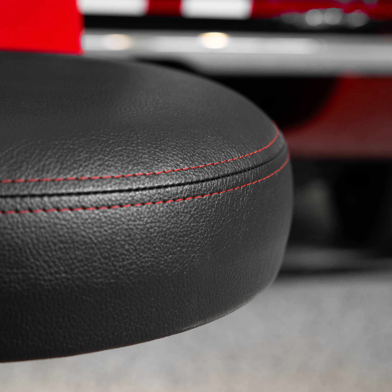 FORD MUSTANG® - RACE RED