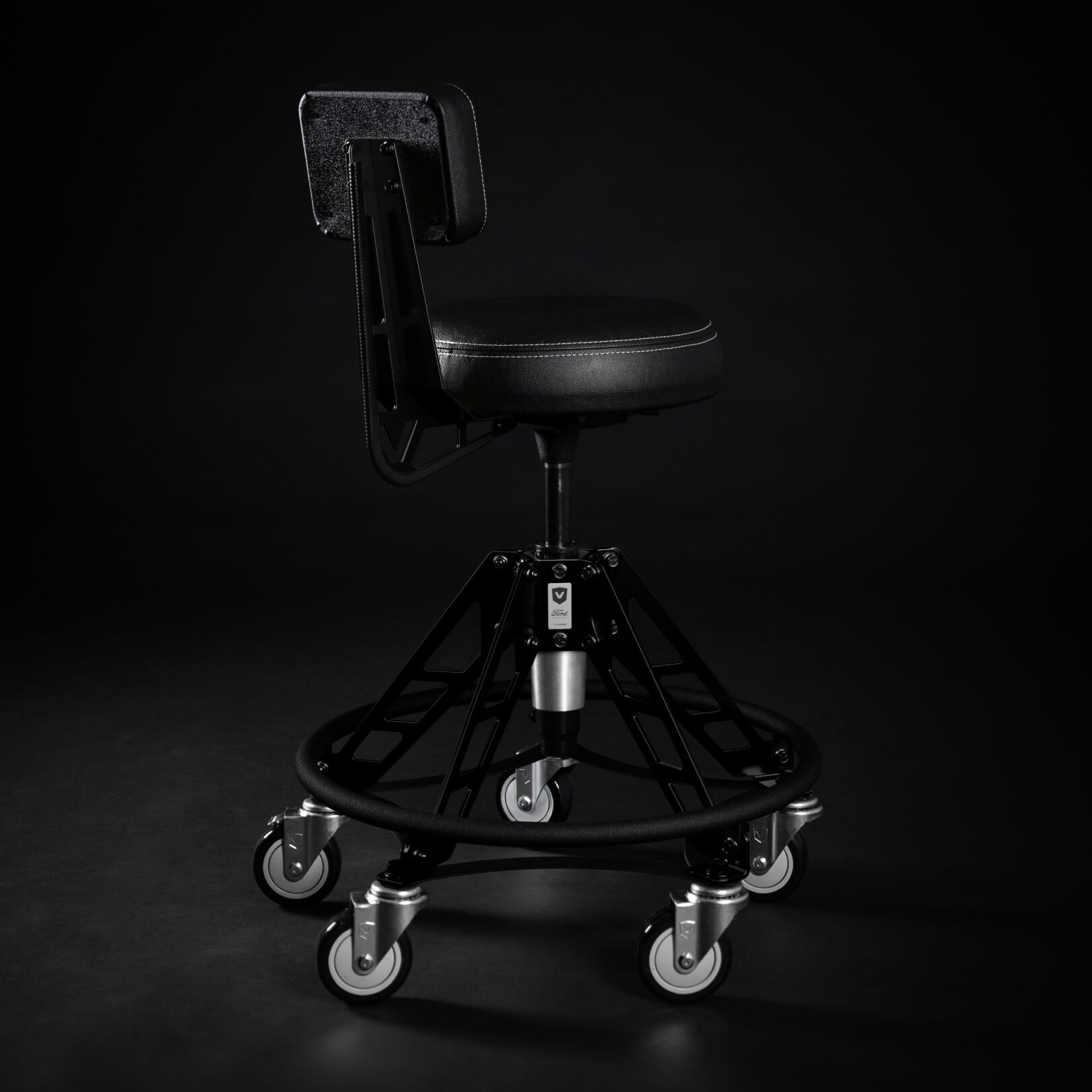 FORD MUSTANG® - SHADOW BLACK (ELEVATED)