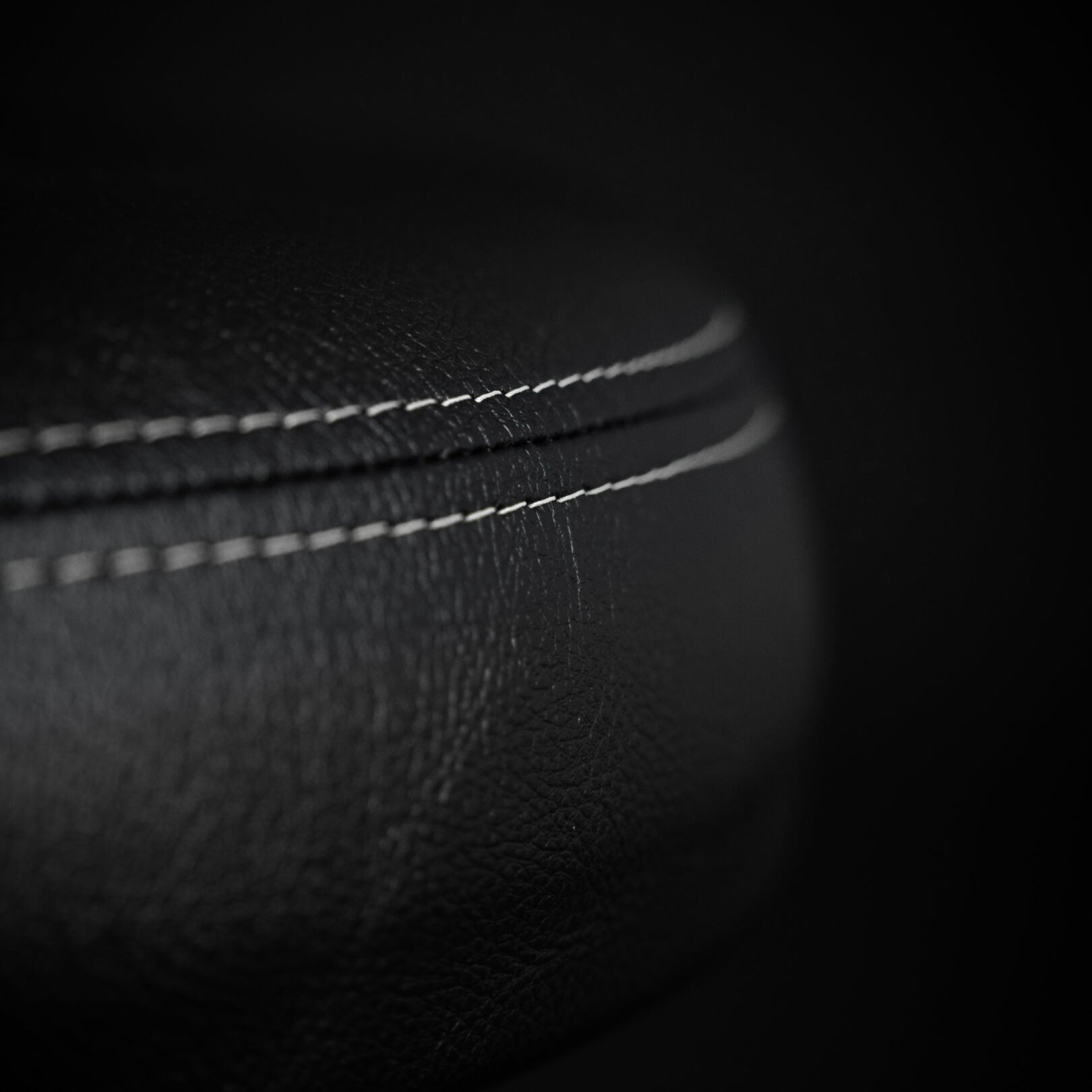 FORD MUSTANG® - SHADOW BLACK (ELEVATED)