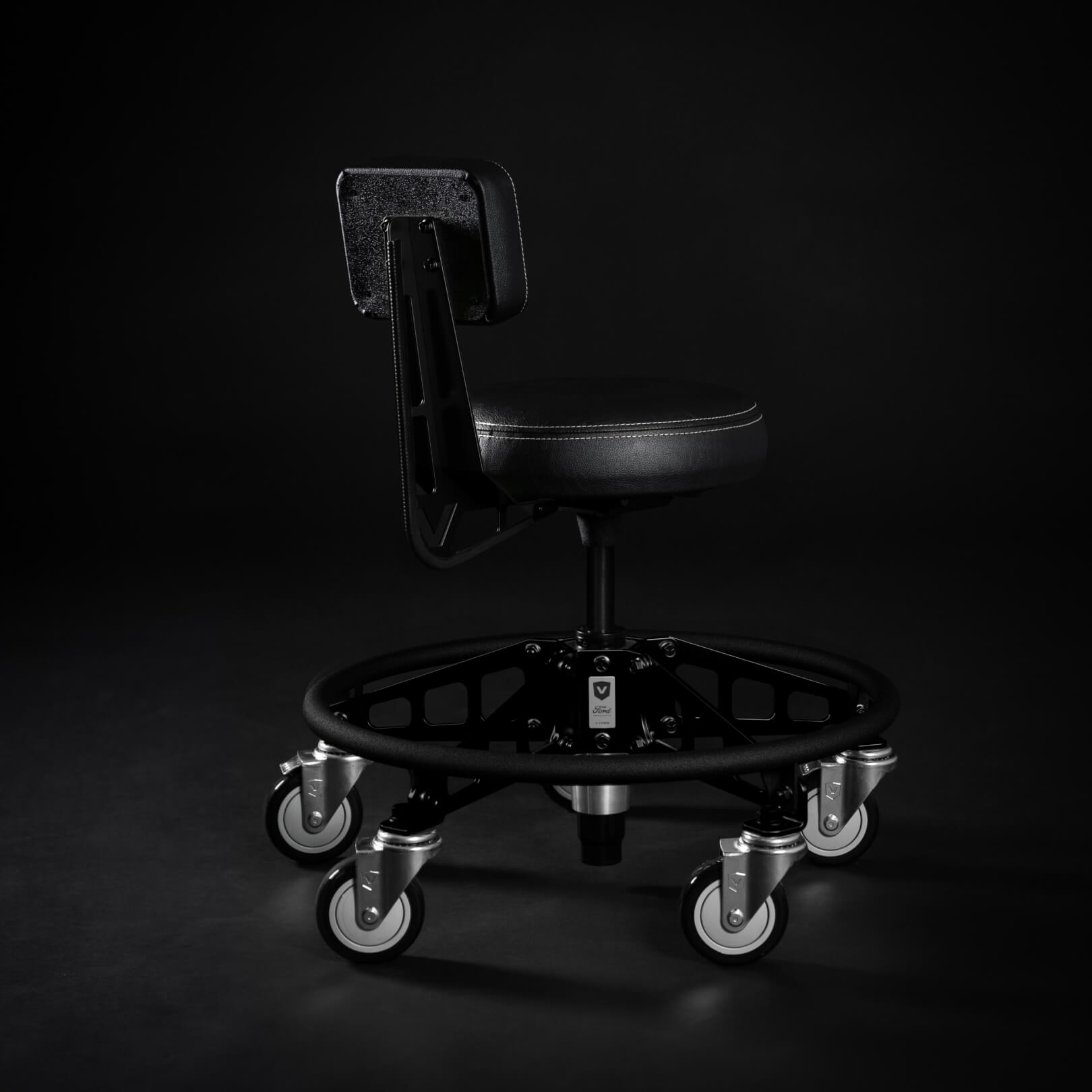 FORD MUSTANG® - SHADOW BLACK