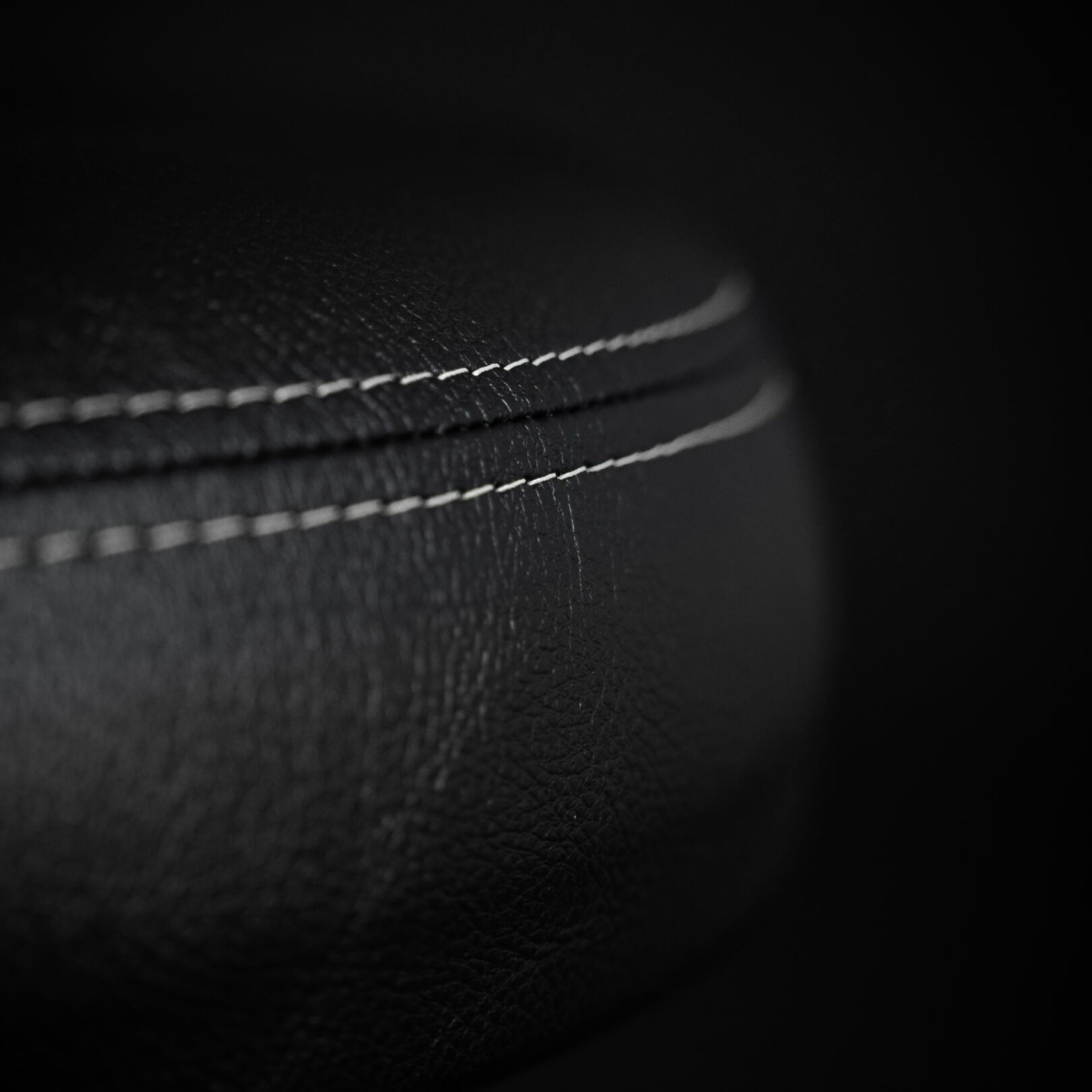 FORD MUSTANG® - SHADOW BLACK