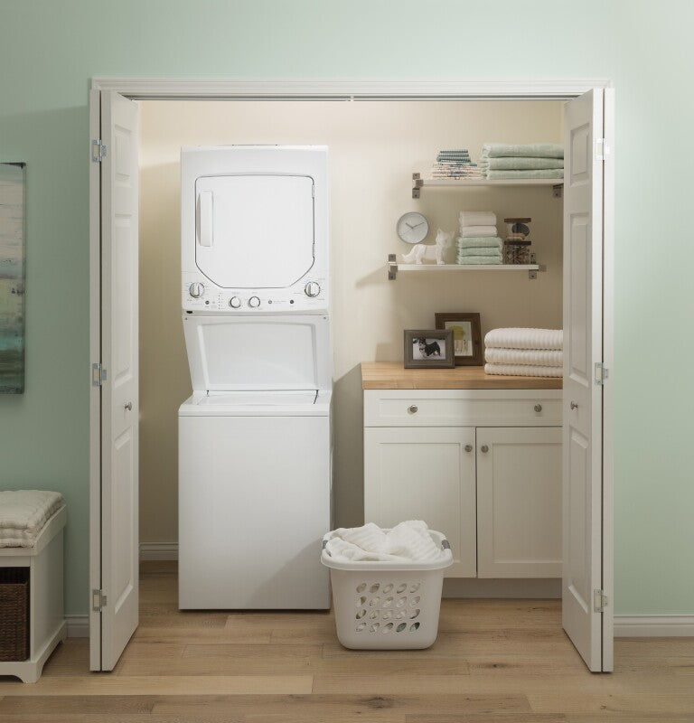 GE  Unitized Spacemaker 2.3 cu. ft. Capacity Washer with Stainless Steel Basket and 4.4 cu. ft. Capacity Gas Dryer - White on White (GUD24GSSMWW)