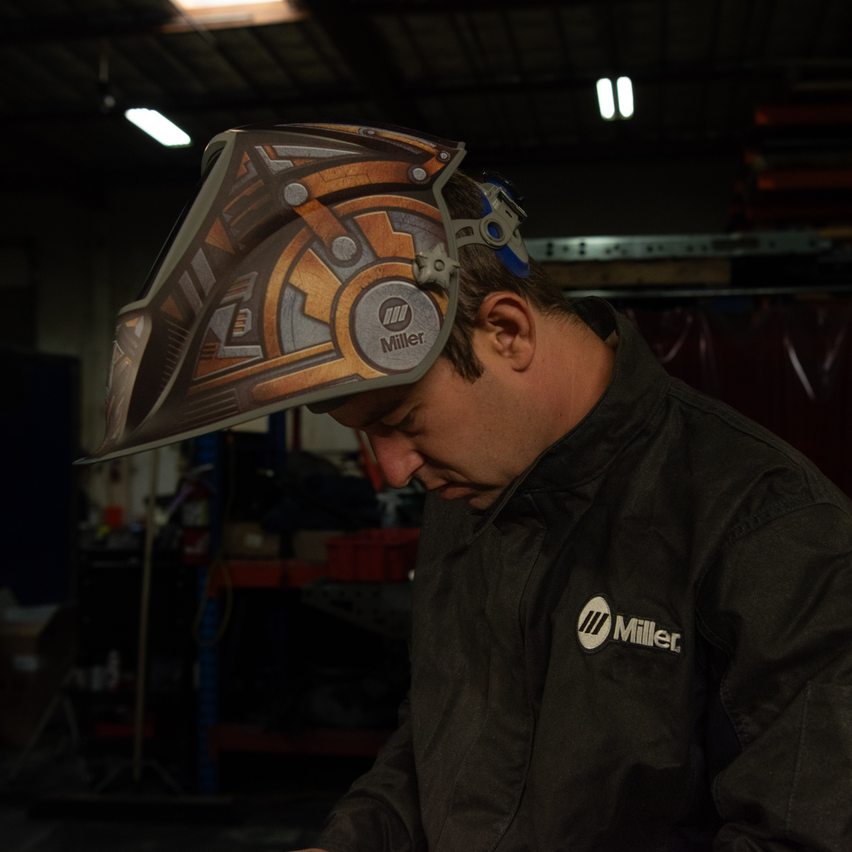 Miller Digital Elite Welding Helmet w/ Clear Light 4x, Gear Box - 296771