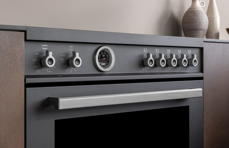 BERTAZZONI  36 inch Induction Range, 5 Heating Zones and Cast Iron Griddle, Electric Self-Clean Oven - Carbonio (PRO365ICFEPCAT)