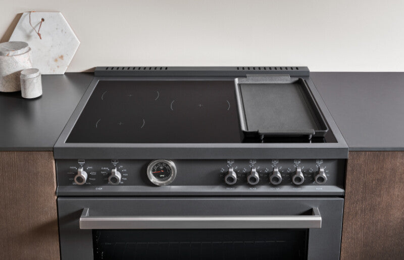BERTAZZONI  36 inch Induction Range, 5 Heating Zones and Cast Iron Griddle, Electric Self-Clean Oven - Stainless Steel (PRO365ICFEPXT)
