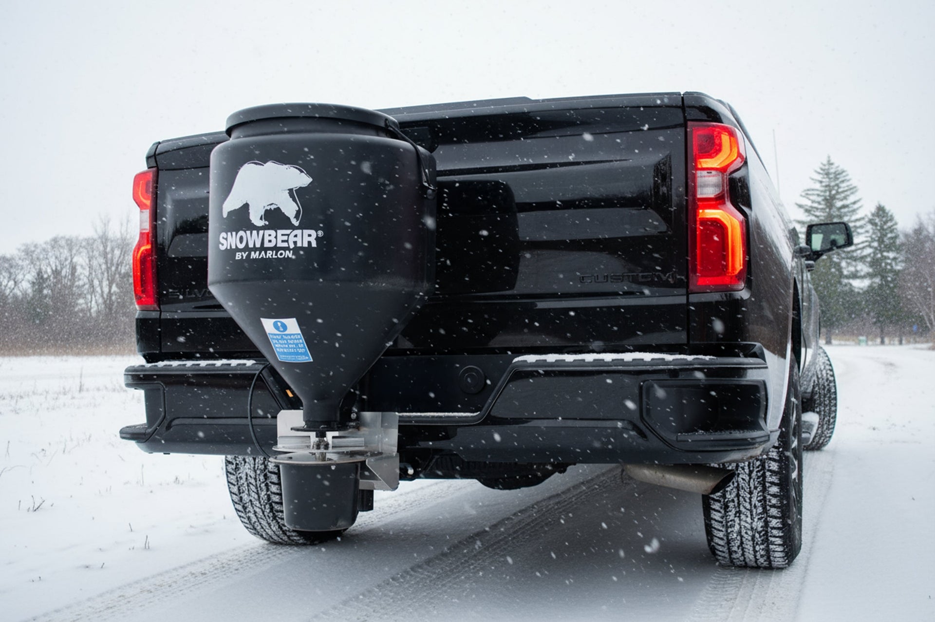 DK2 SnowBear Salt Spreader 4.4 Cu. Ft. Wireless Remote SS223 New