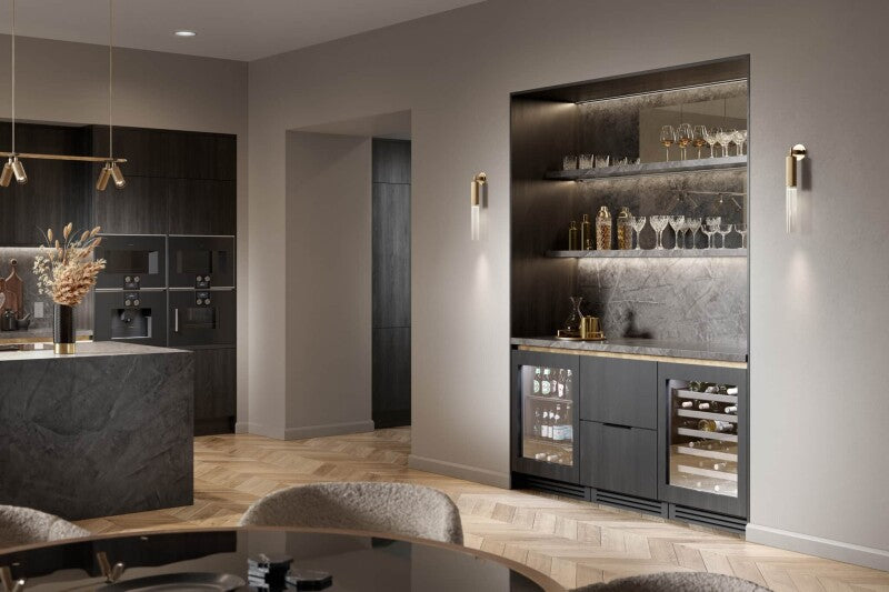 True Residential  24″ ADA Height Beverage Center Stainless Glass - Stainless Steel (TUBADA24LGAS)