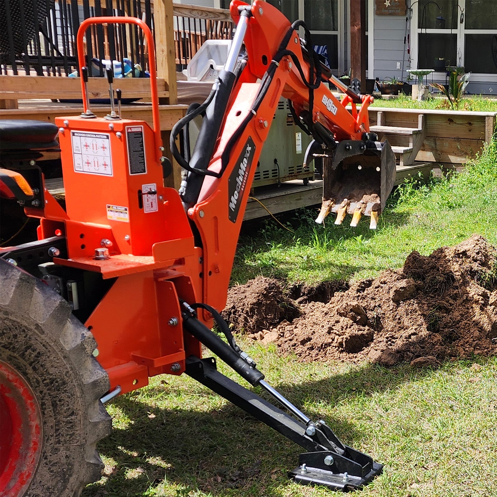 7' Tractor Backhoe Attachment with Mechanical Thumb,  12" Bucket,  ISO/SAE Switchable Controls,  Self-Contained Hydraulic System,  3 Point Hitch Cat.1,  15-50 HP,  BH660M