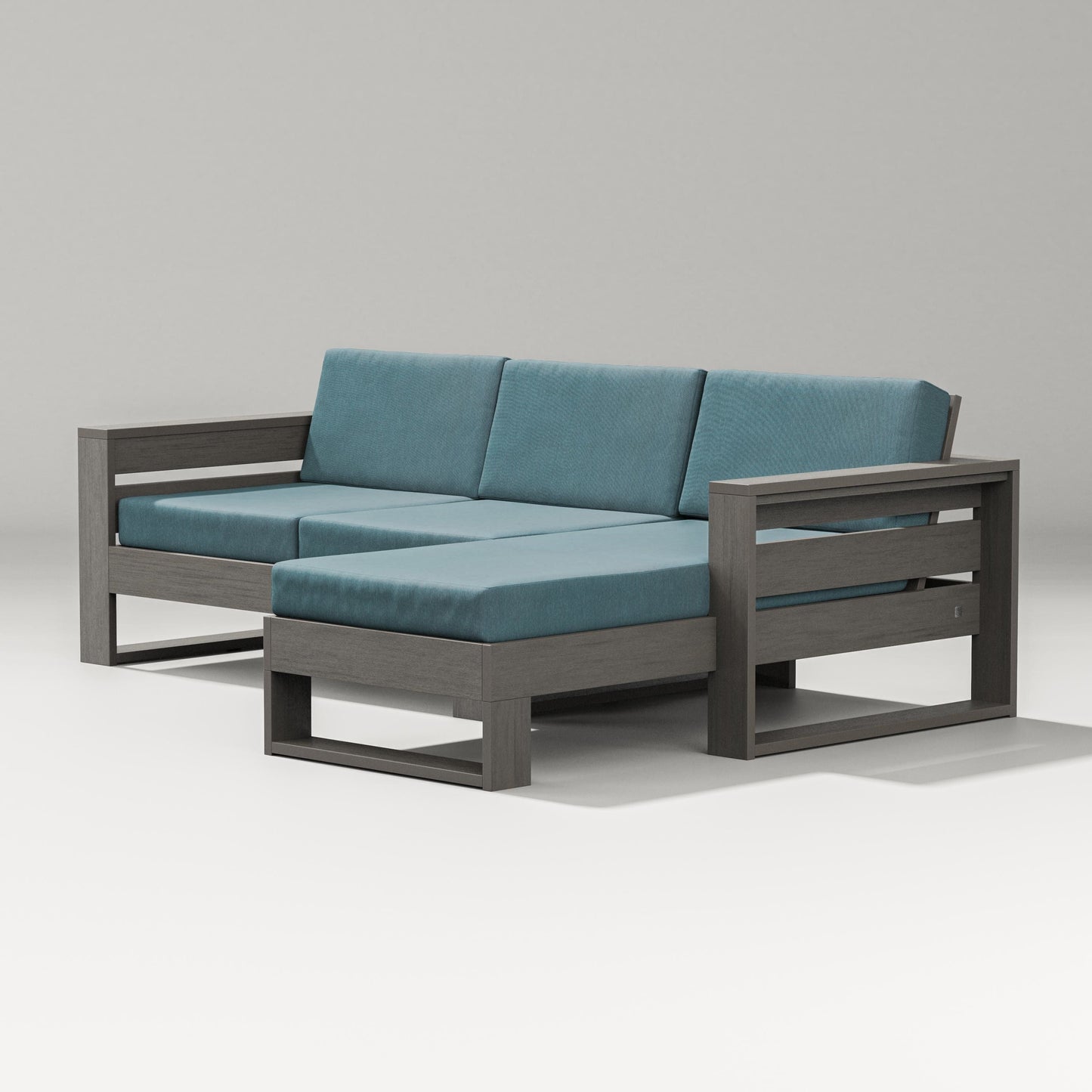 Latitude Right Chaise Sectional