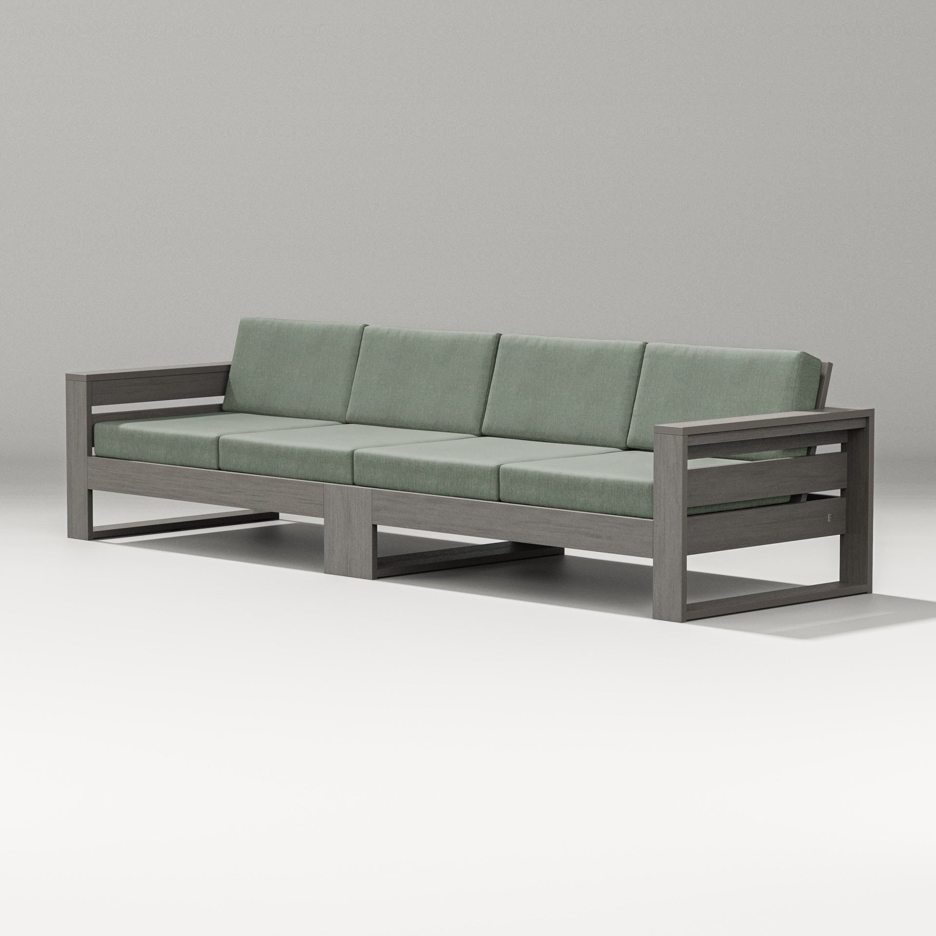 Latitude Straight Sectional