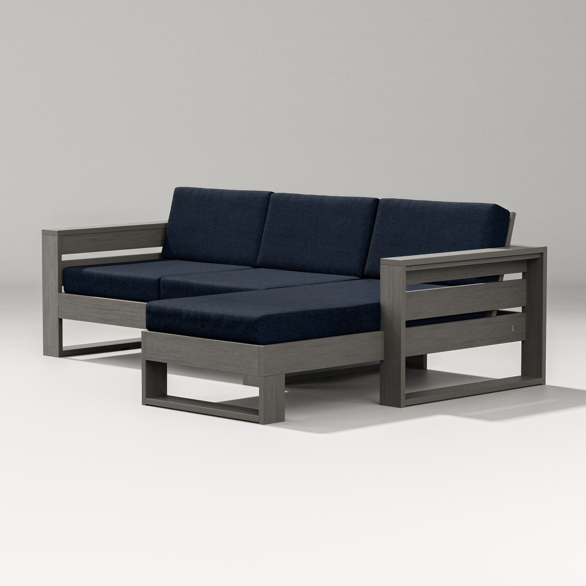 Latitude Right Chaise Sectional