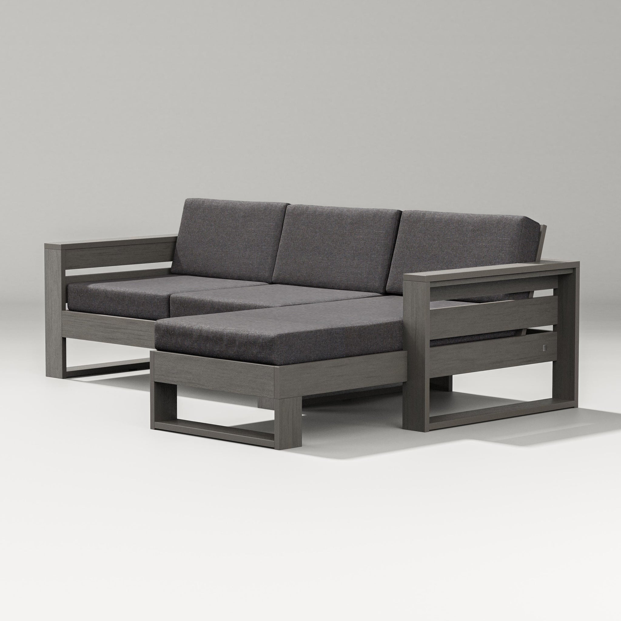 Latitude Right Chaise Sectional