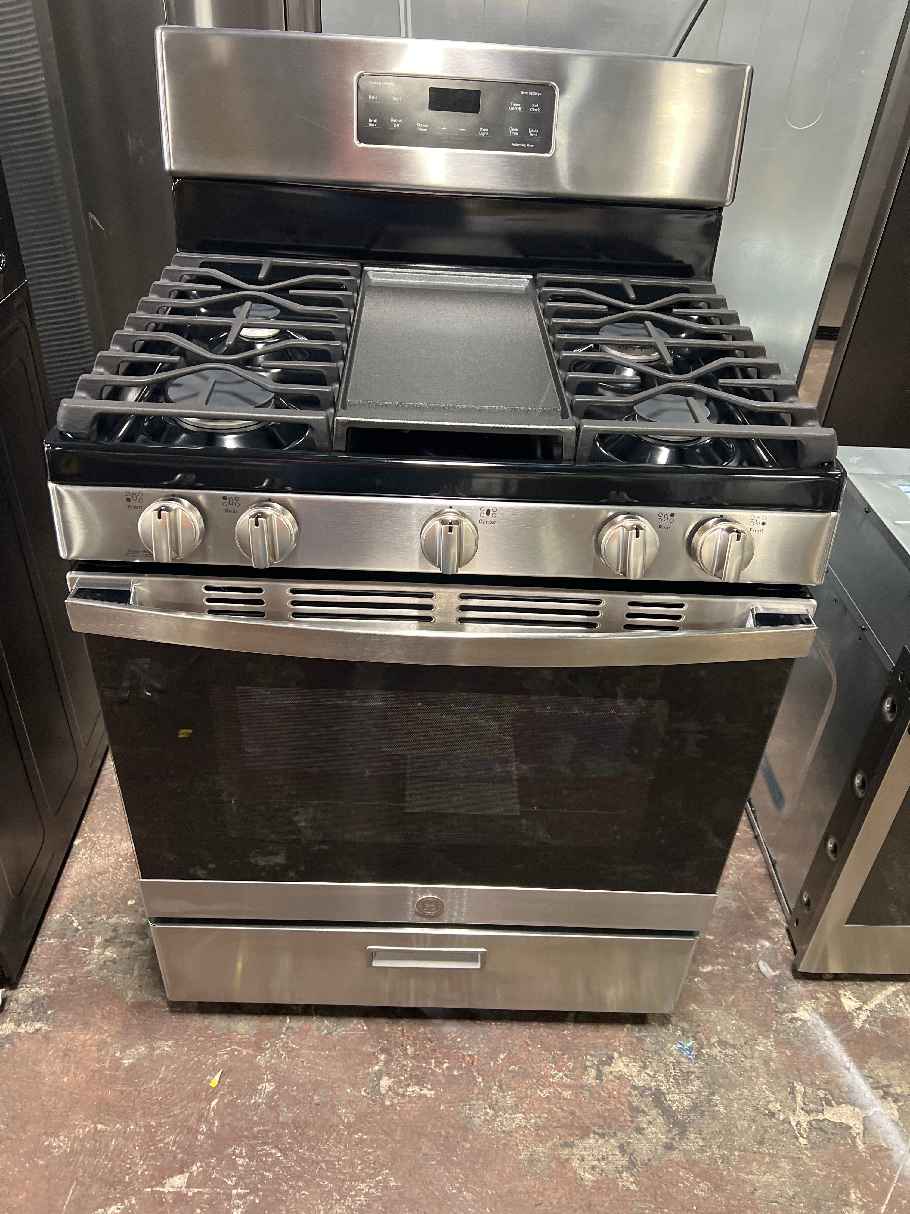 GE® 30" Free-Standing Gas Range