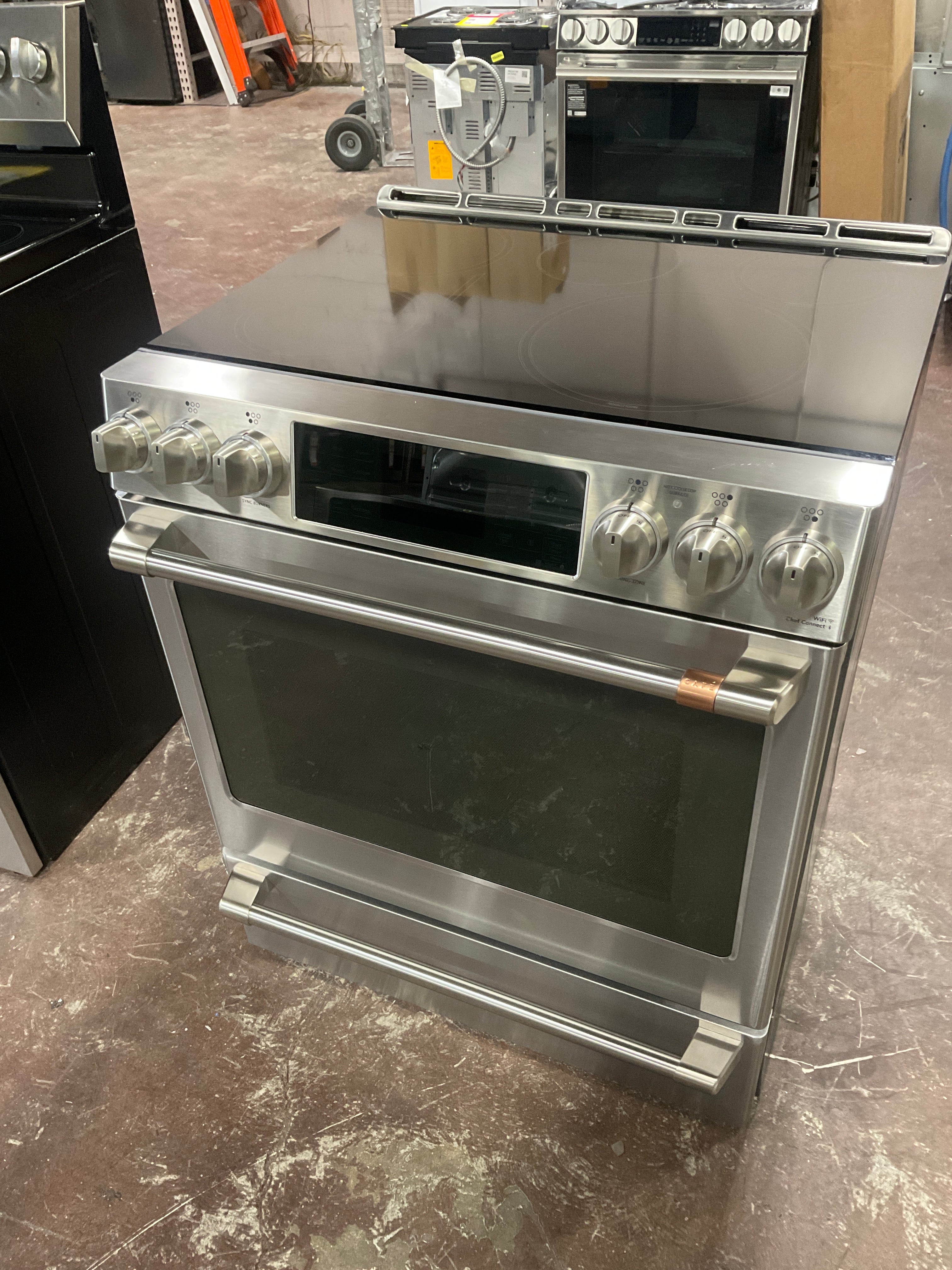 CAFÉ™ 30" Smart Slide-In, Front-Control, Induction and Convection Range with Warming Drawer