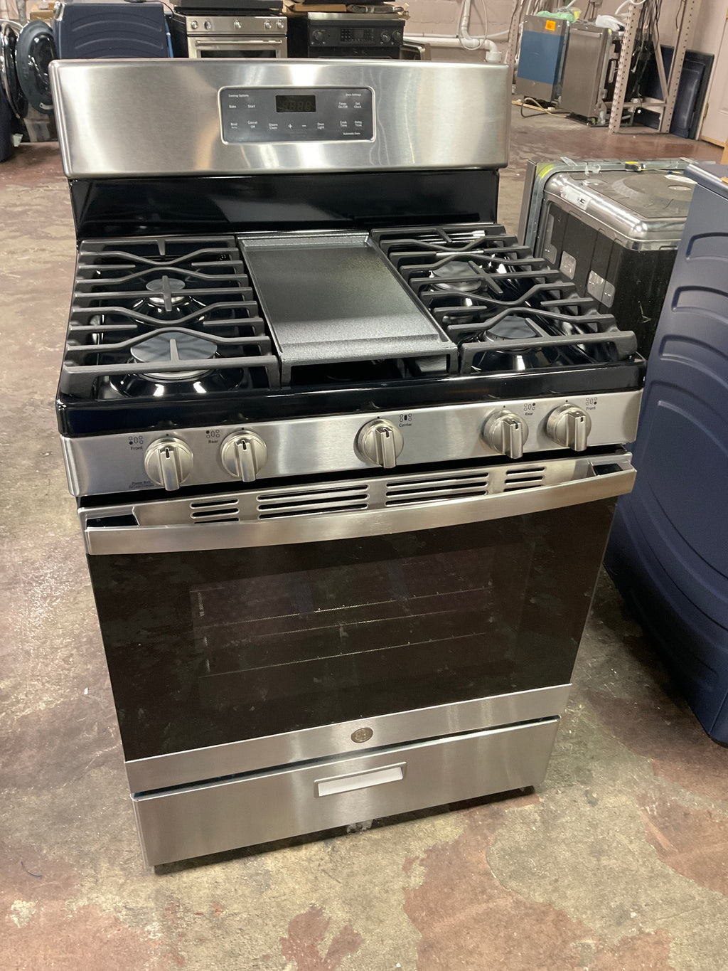 GE® 30" Free-Standing Gas Range