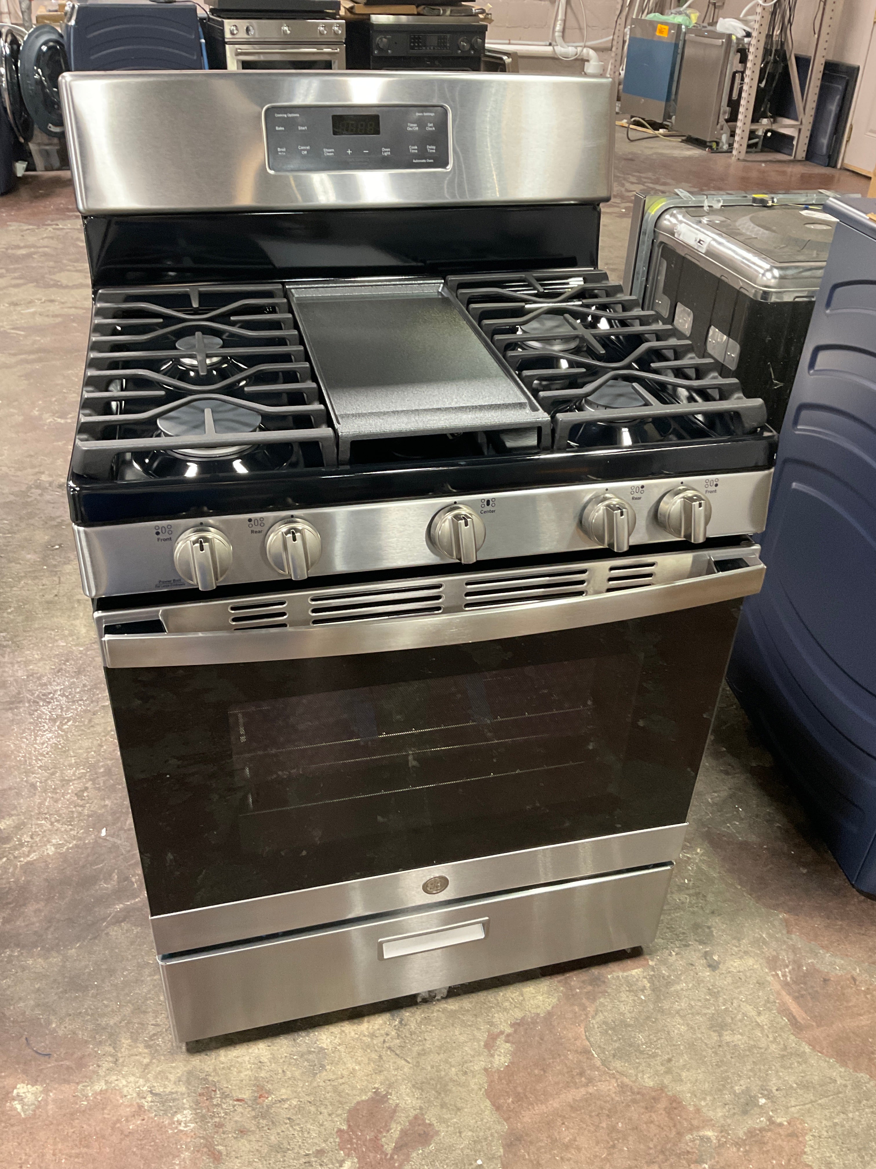 GE® 30" Free-Standing Gas Range