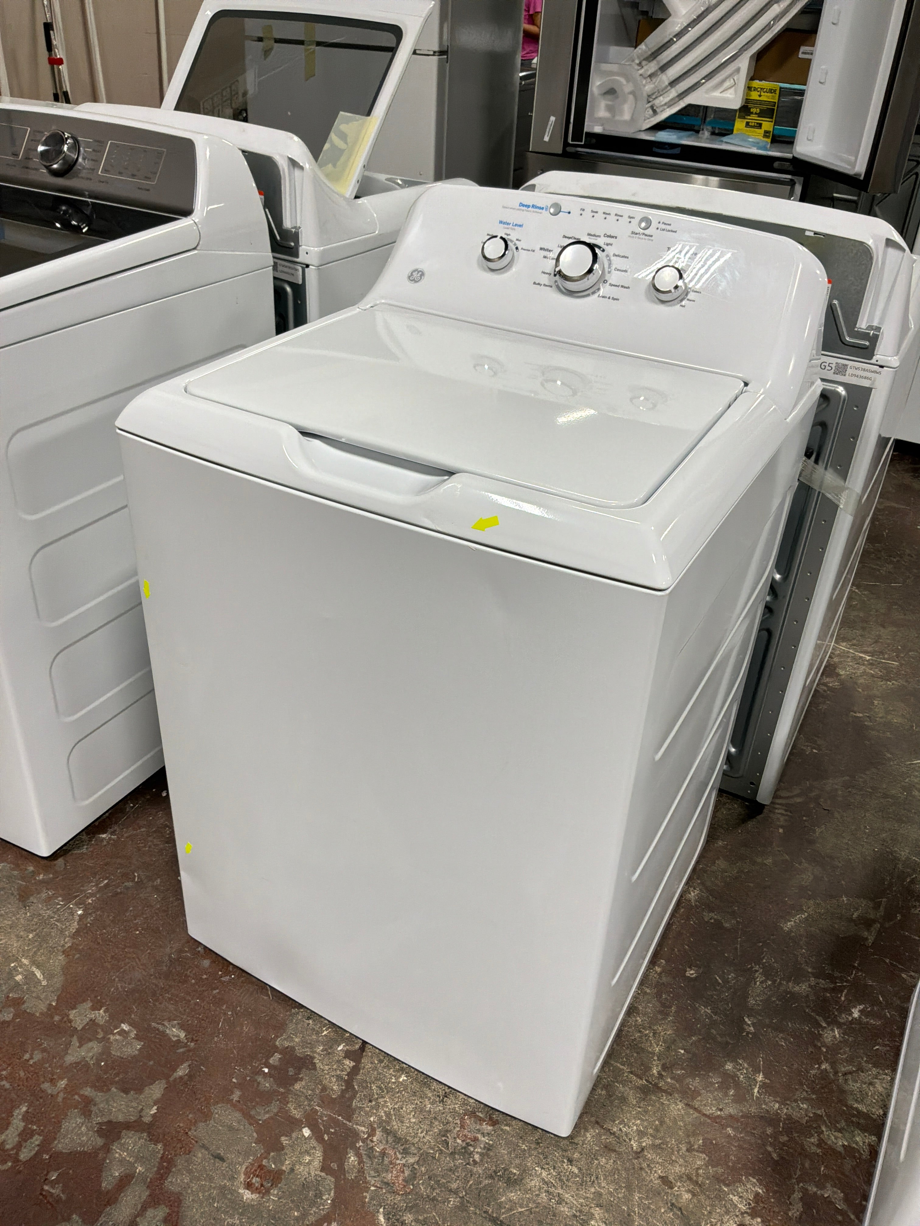 GE GE® 4.0 cu. ft. Capacity Washer with Stainless Steel Basket and Water Level Control