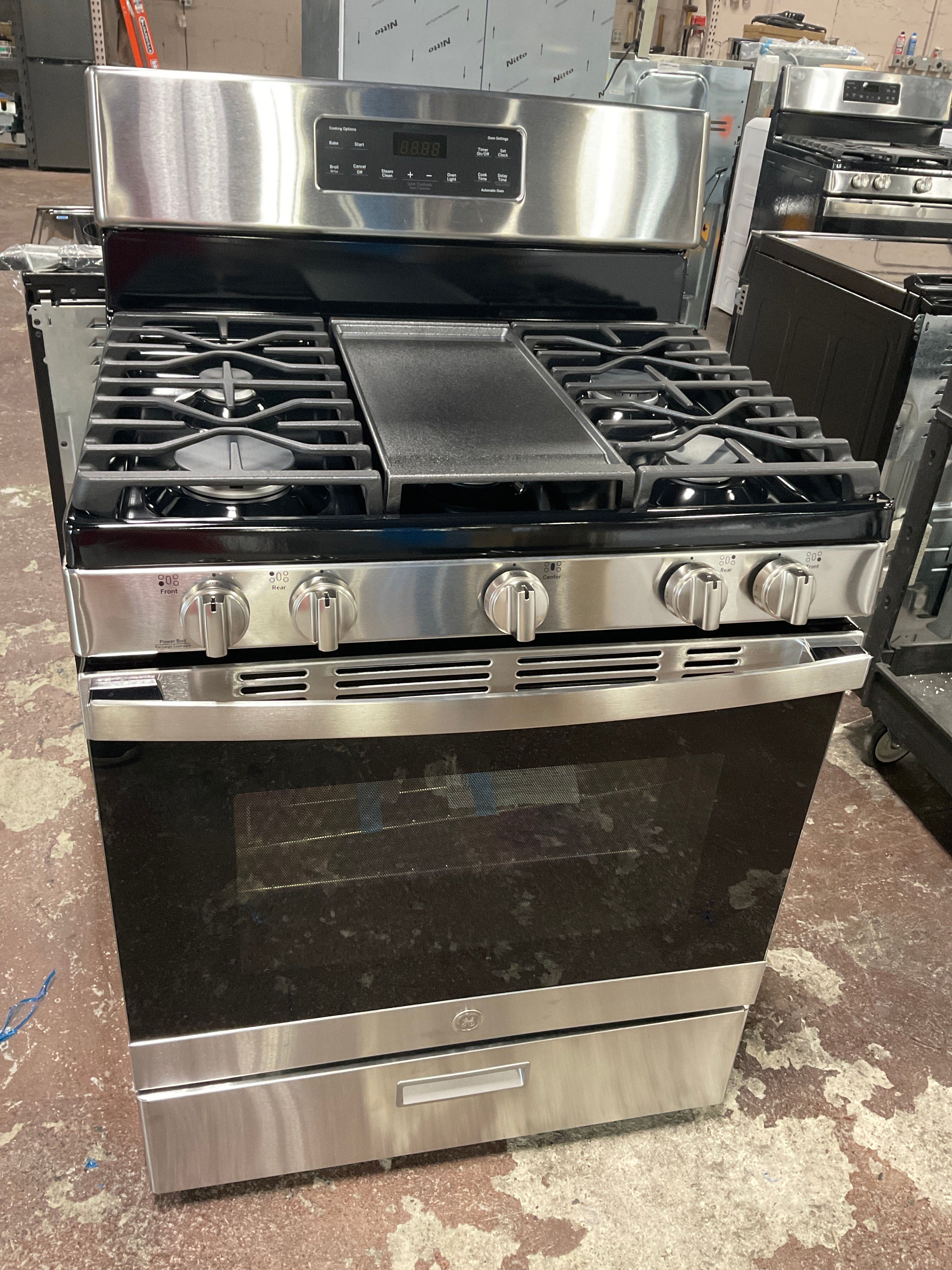 GE® 30" Free-Standing Gas Range
