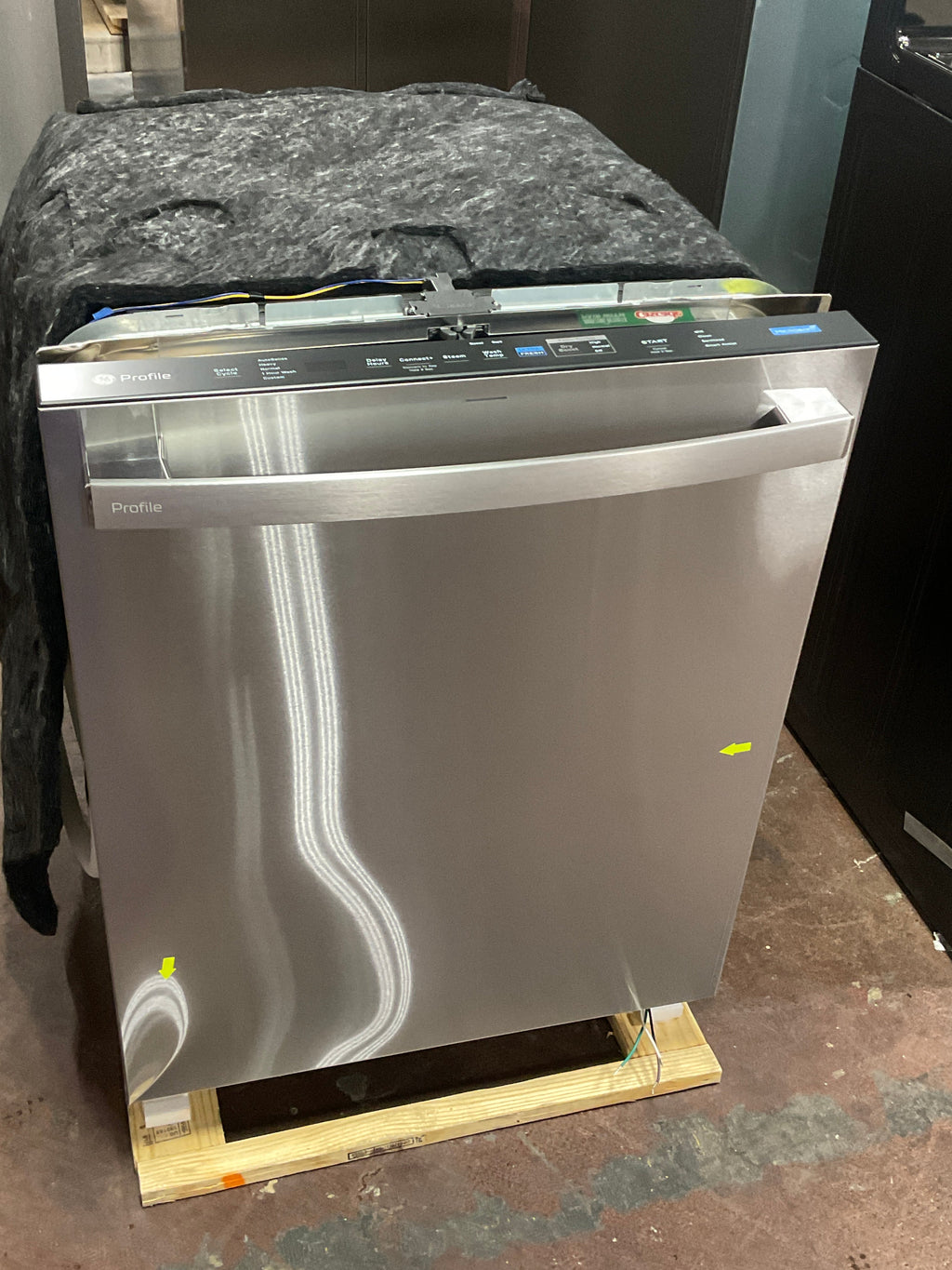 GE Profile™ ENERGY STAR Smart UltraFresh System Dishwasher with Microban™ Antimicrobial Technology with Deep Clean Washing 3rd Rack, 39 dBA