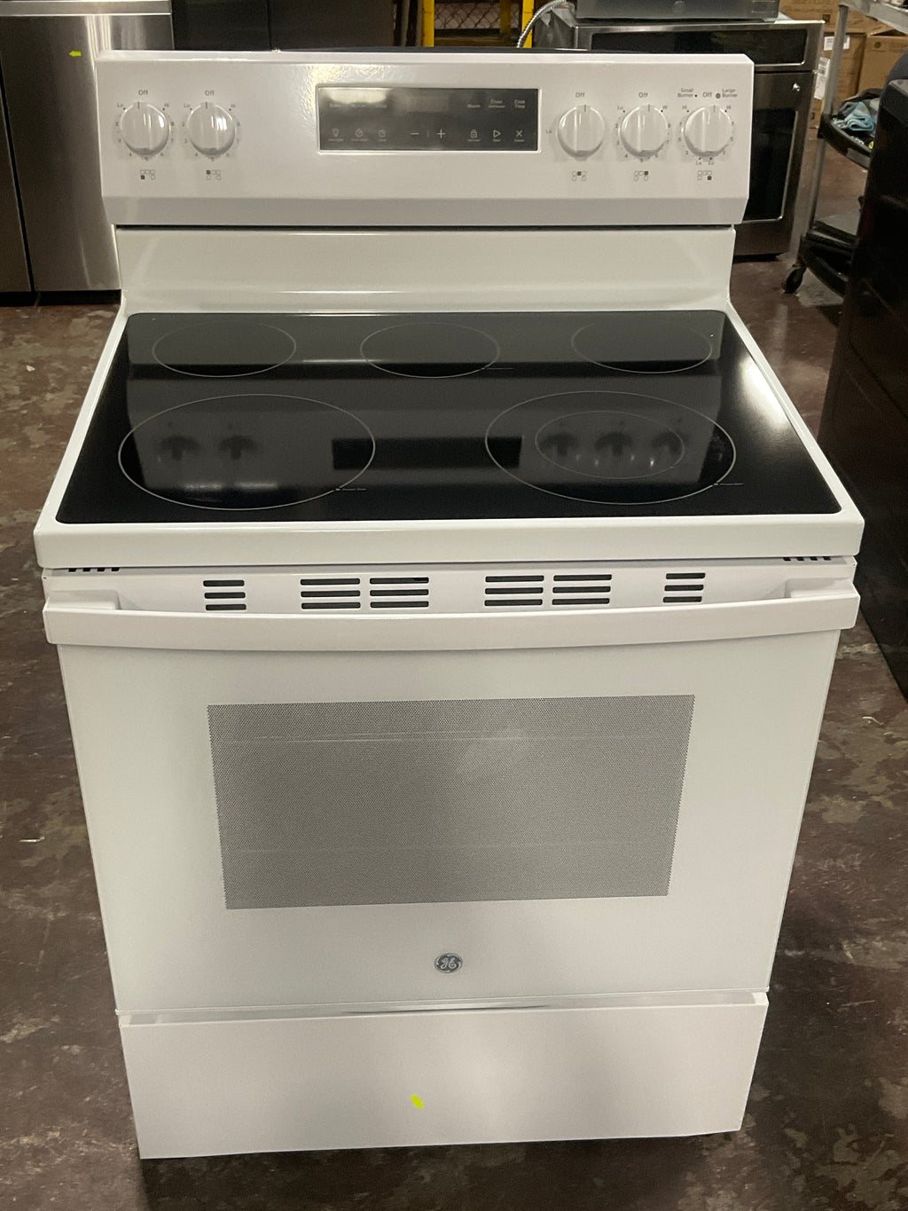 GE® ENERGY STAR® 30" Free-Standing Electric Range with Crisp Mode