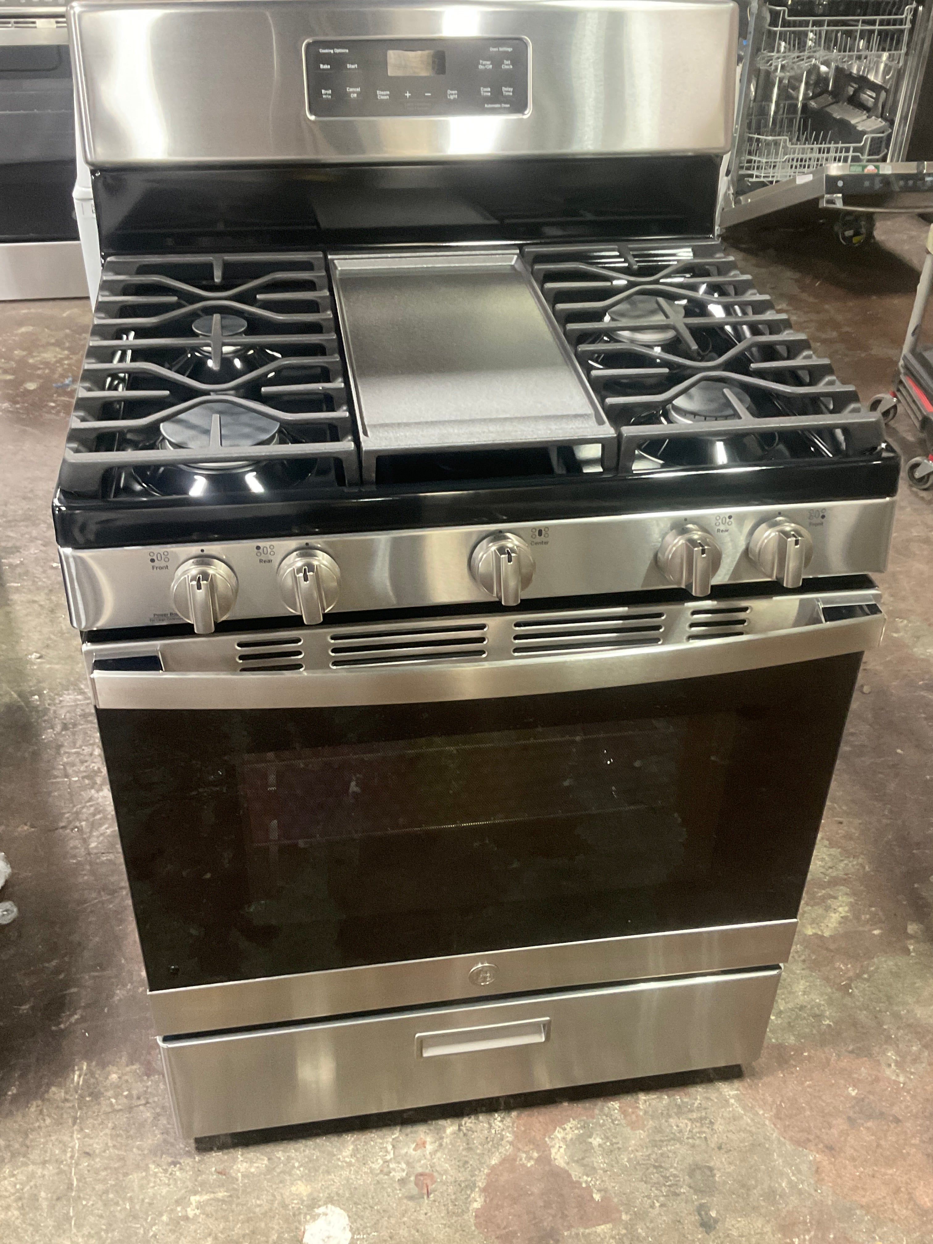 GE® 30" Free-Standing Gas Range