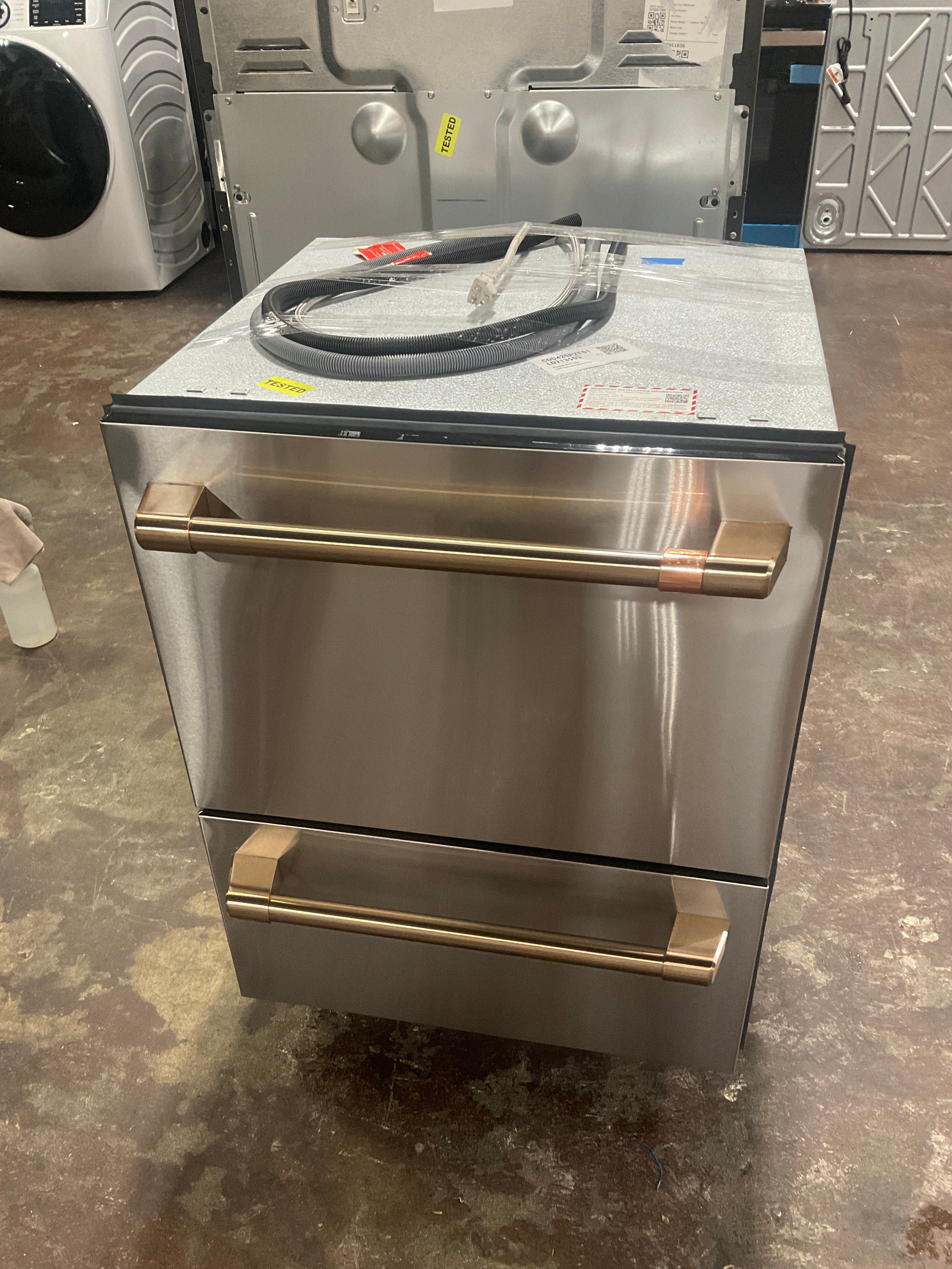 CAFÉ™ Dishwasher Double Drawer