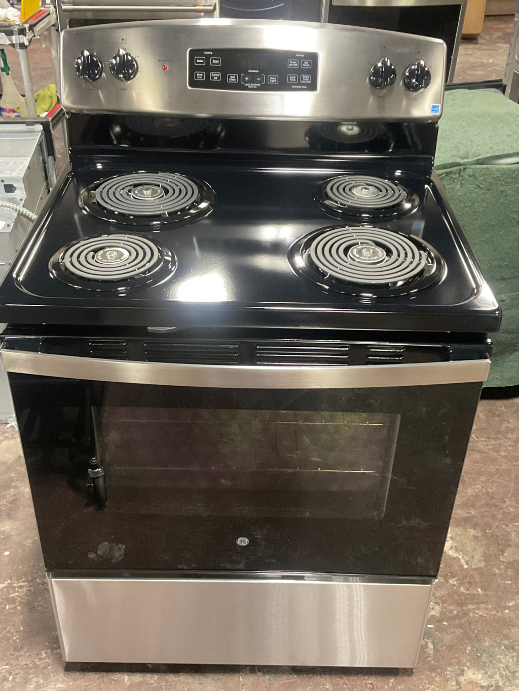 GE GE® ENERGY STAR® 30" Free-Standing Self-Clean Electric Range