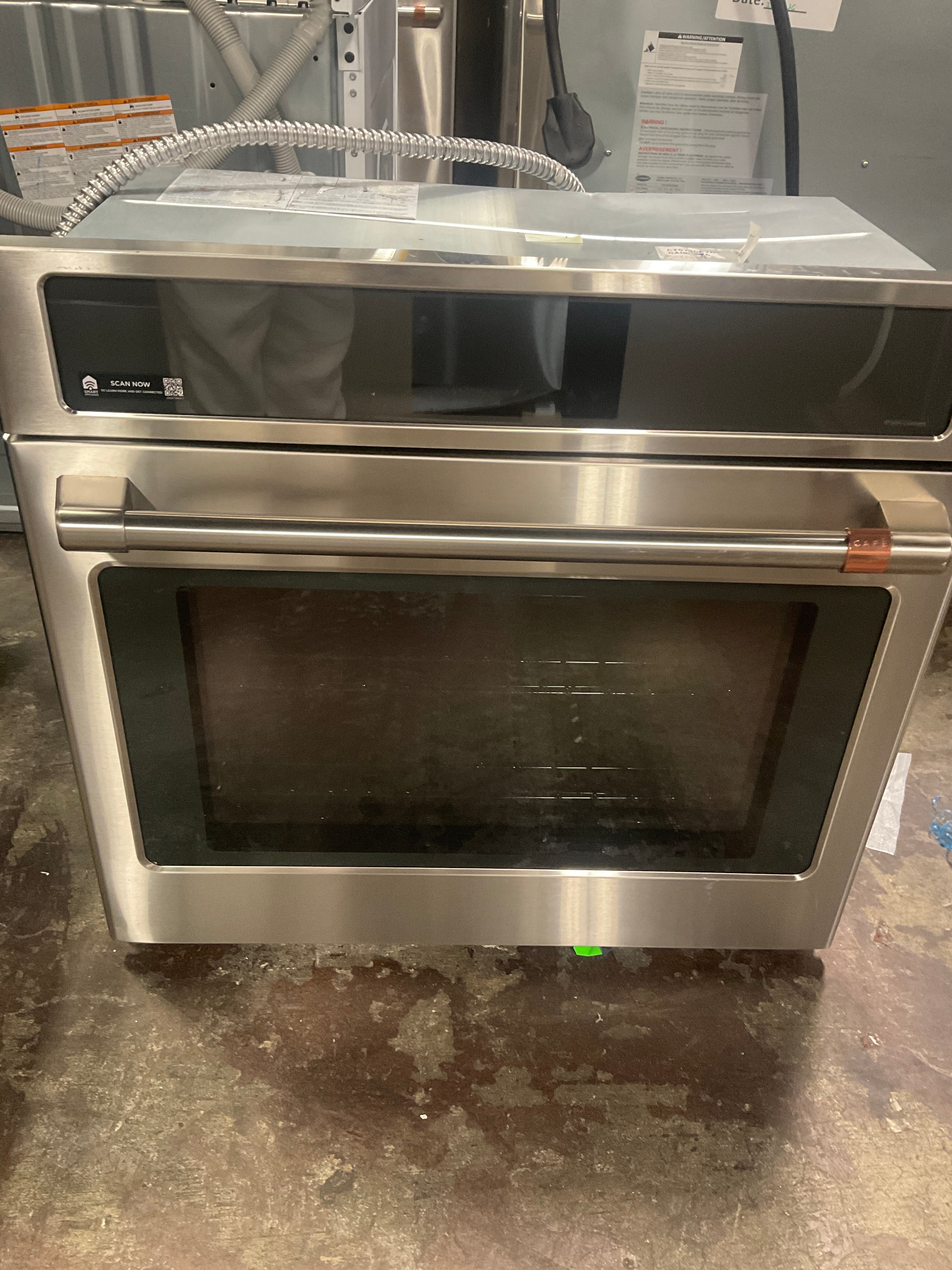 CAFÉ™ 30" Smart Single Wall Oven with Convection