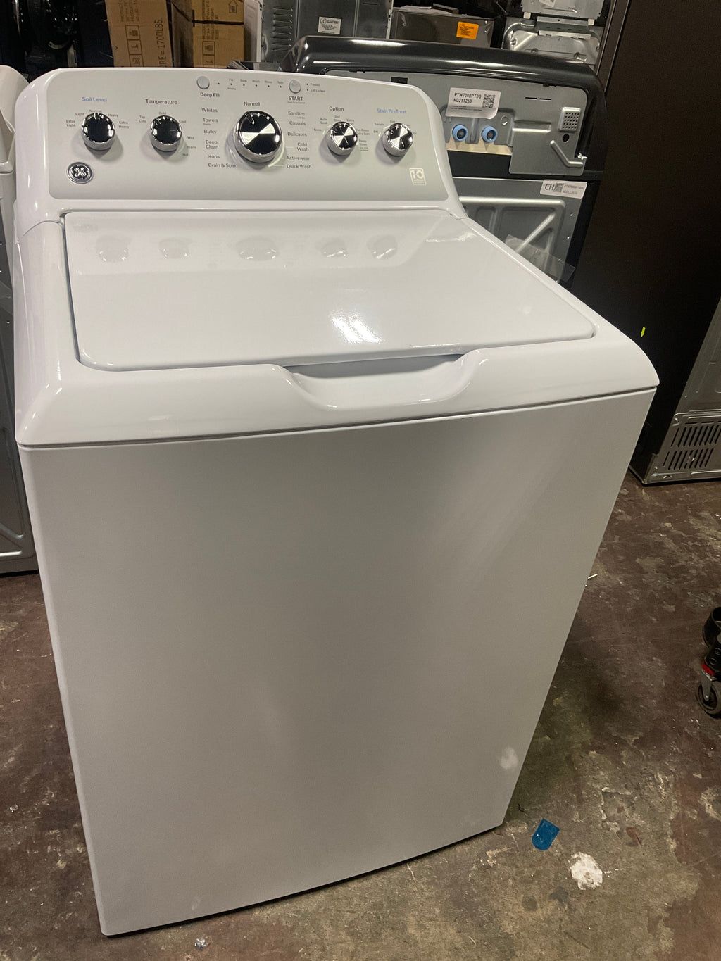 GE GE® ENERGY STAR® 4.6 cu. ft. Capacity Washer with Stainless Steel Basket and Stain PreTreat