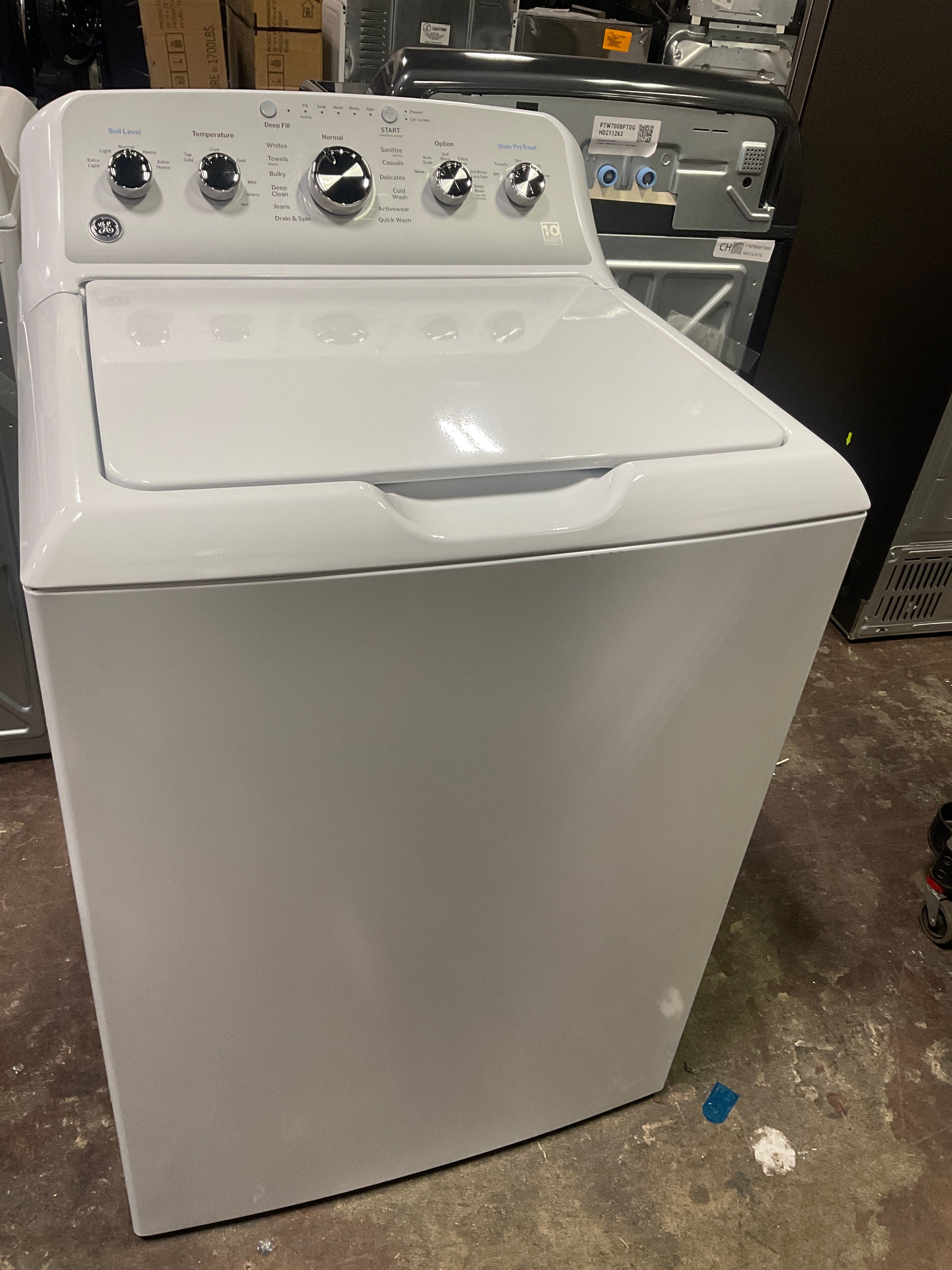 GE GE® ENERGY STAR® 4.6 cu. ft. Capacity Washer with Stainless Steel Basket and Stain PreTreat