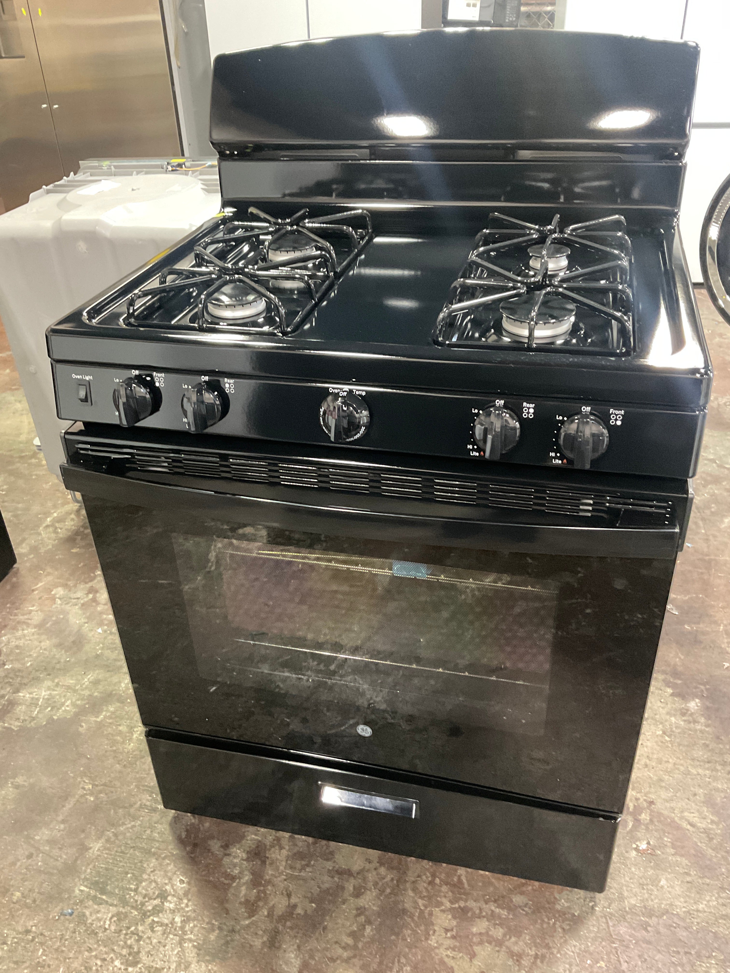 GE® 30" Free-Standing Gas Range