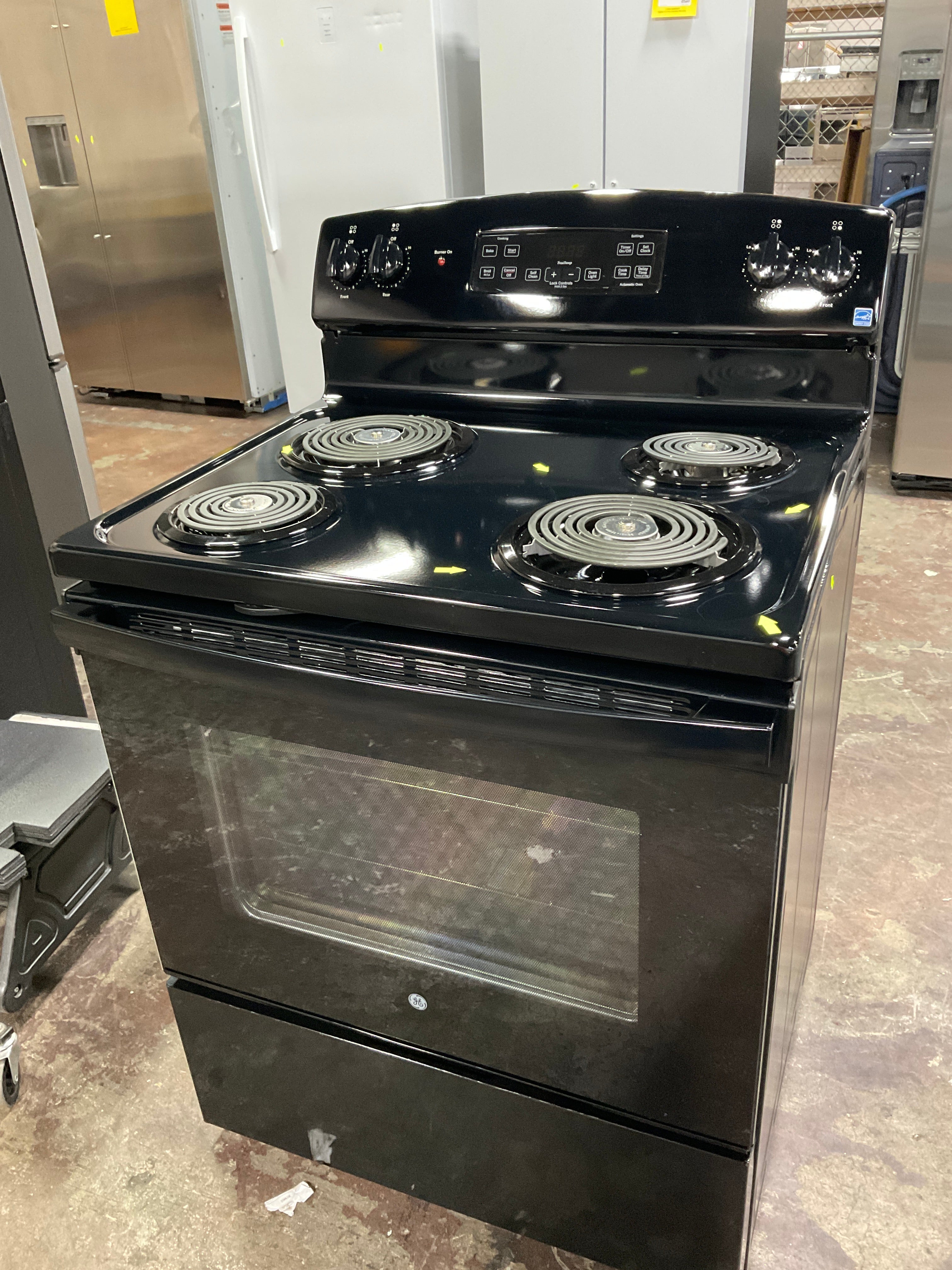 GE GE® ENERGY STAR® 30" Free-Standing Self-Clean Electric Range