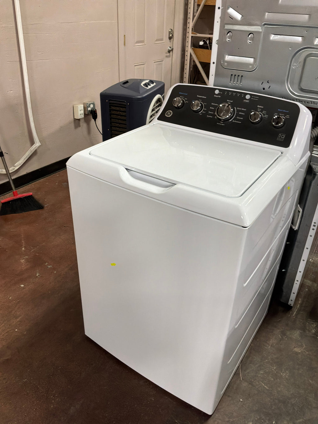 GE GE® 4.5 cu. ft. Capacity Washer with Stainless Steel Basket, Cold Plus and Wash Boost