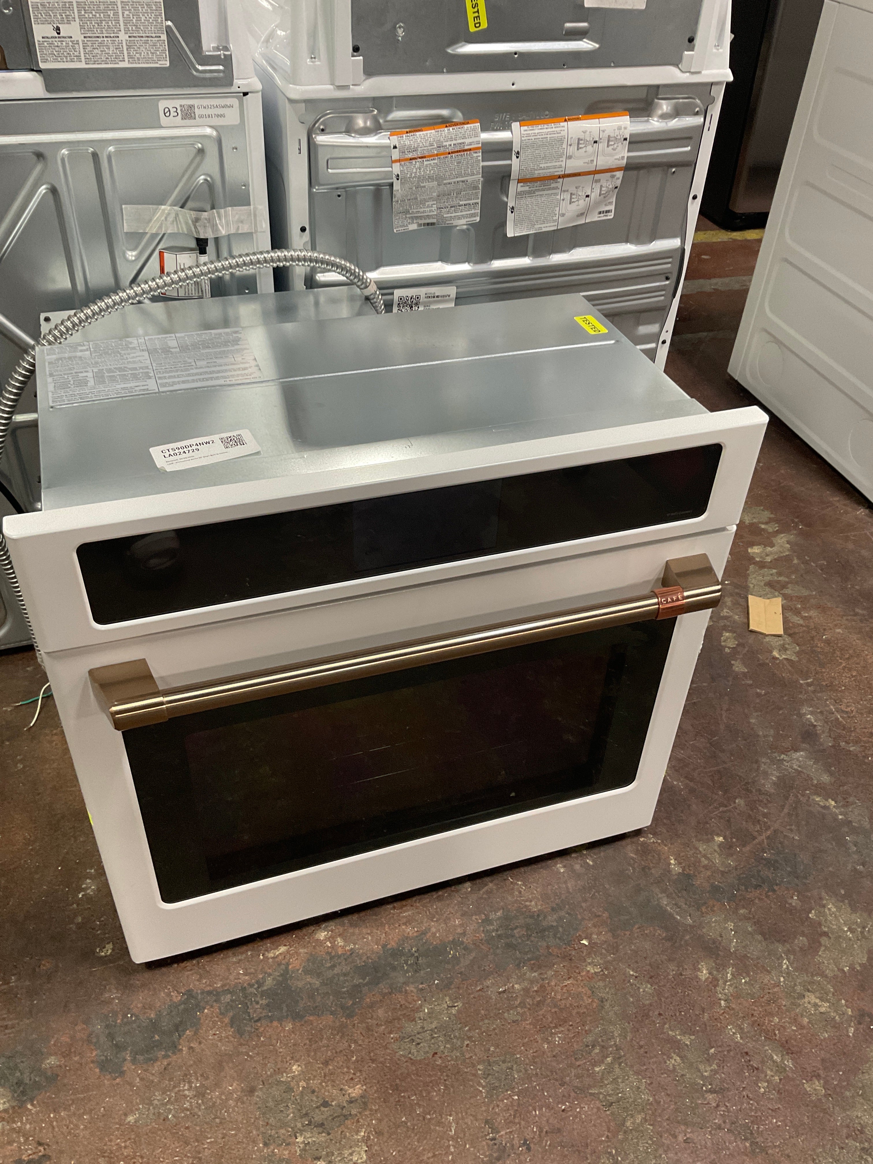 CAFÉ™ Professional Series 30" Smart Built-In Convection Single Wall Oven