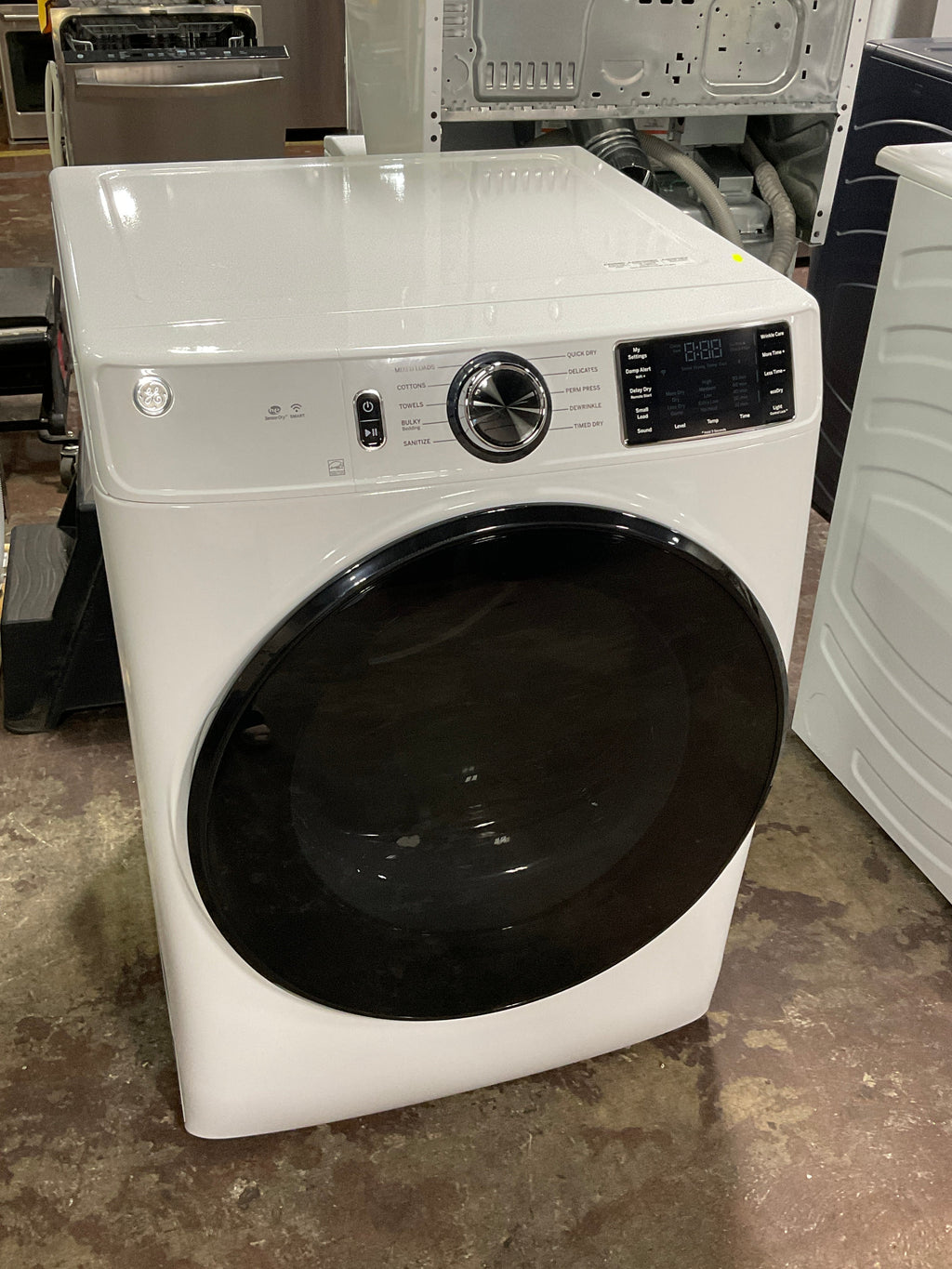 GE GE® ENERGY STAR® 7.8 cu. ft. Capacity Smart Front Load Electric Dryer with Sanitize Cycle