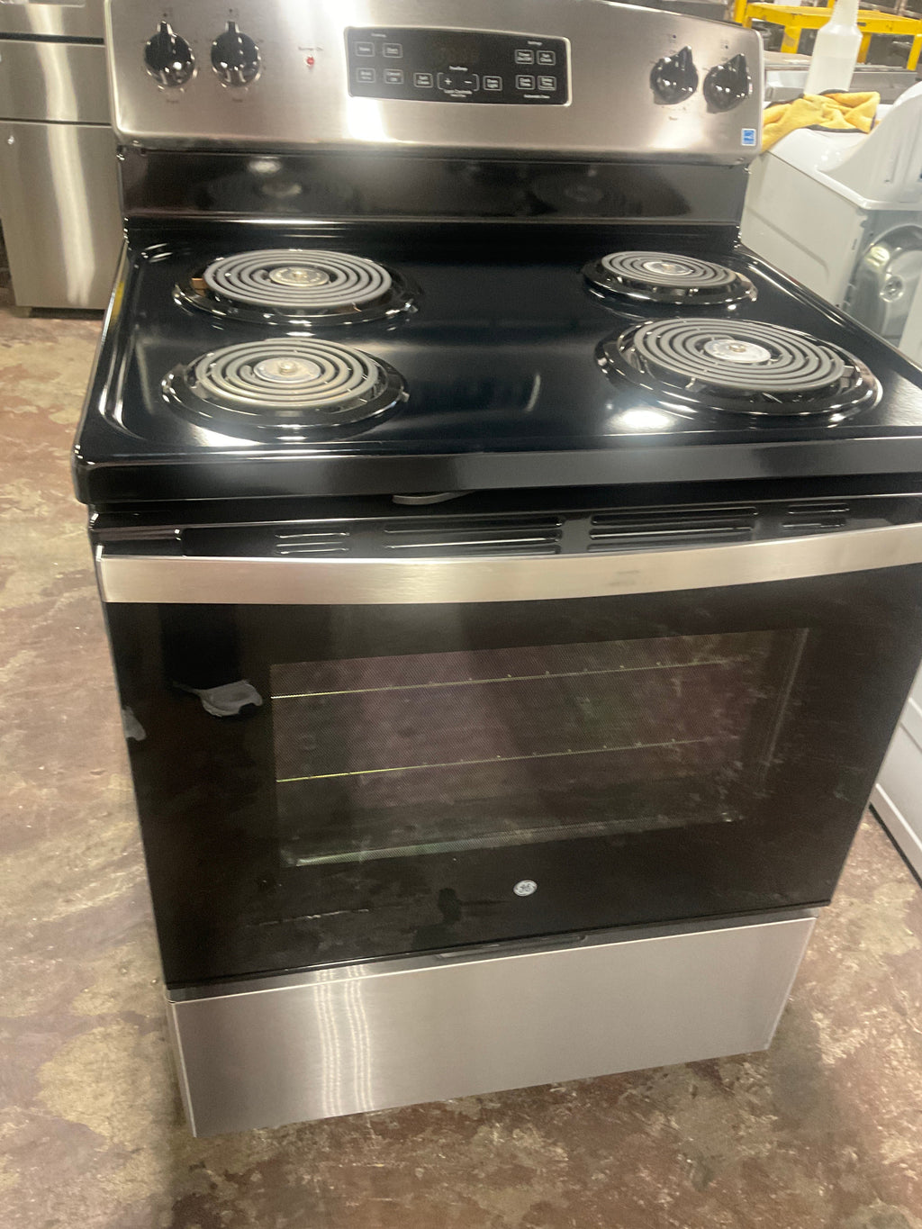 GE GE® ENERGY STAR® 30" Free-Standing Self-Clean Electric Range